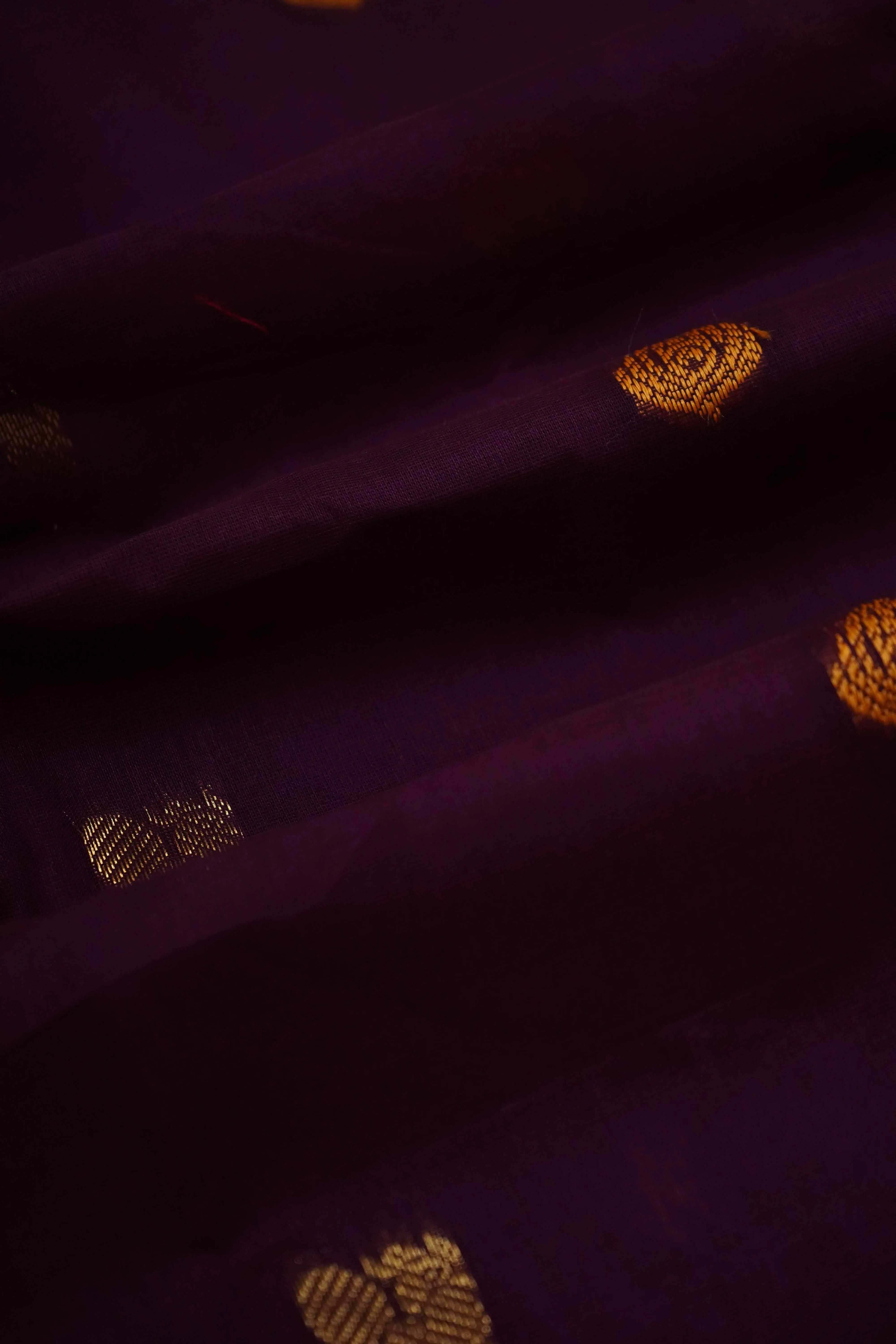 DARK BURGUNDY WITH WINE BERRY KANCHI COTTON SAREE - Queens Jewel Emporium