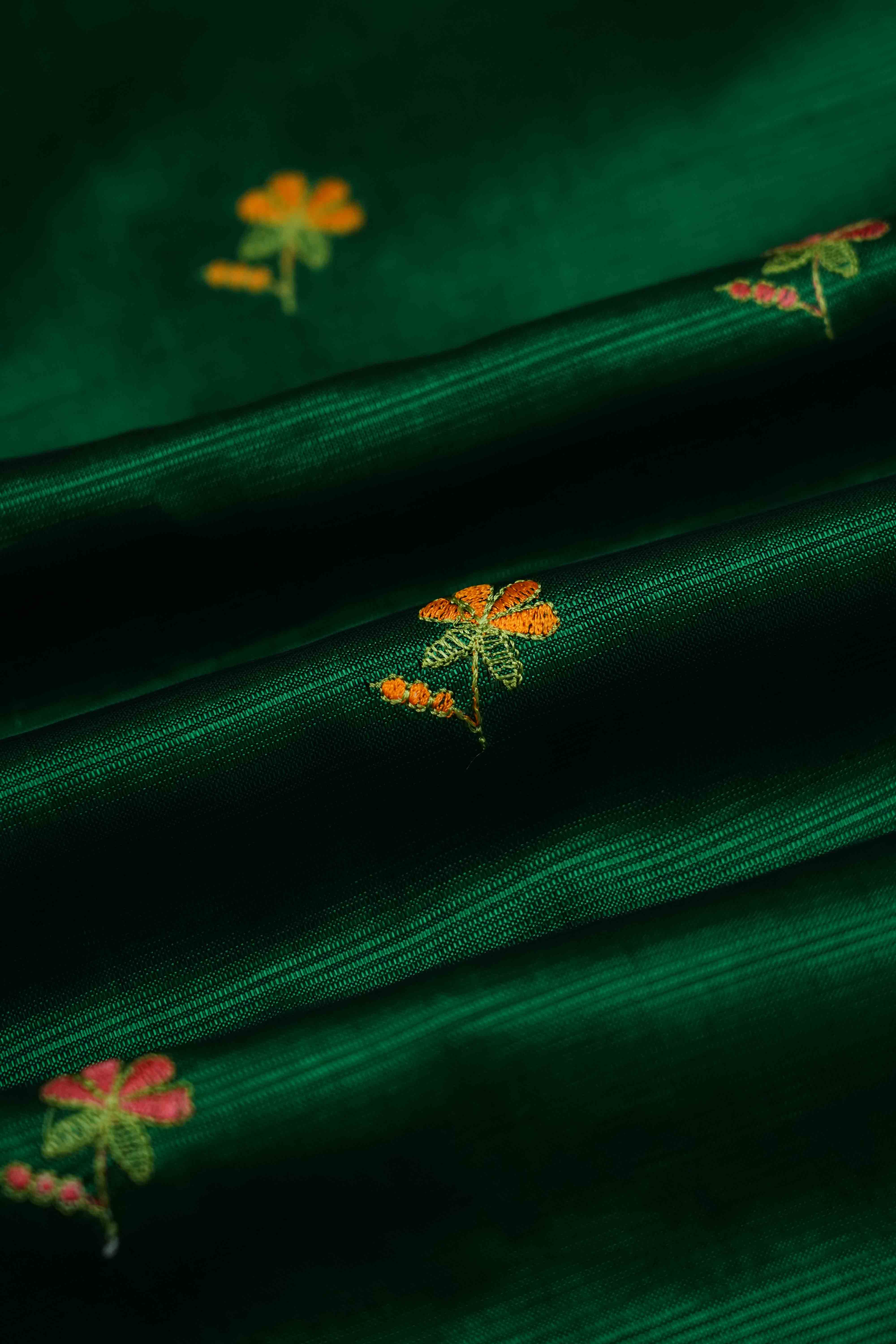 DARK SPRING GREEN MANGALGIRI WITH EMBROIDERY SAREE - Queens Jewel Emporium