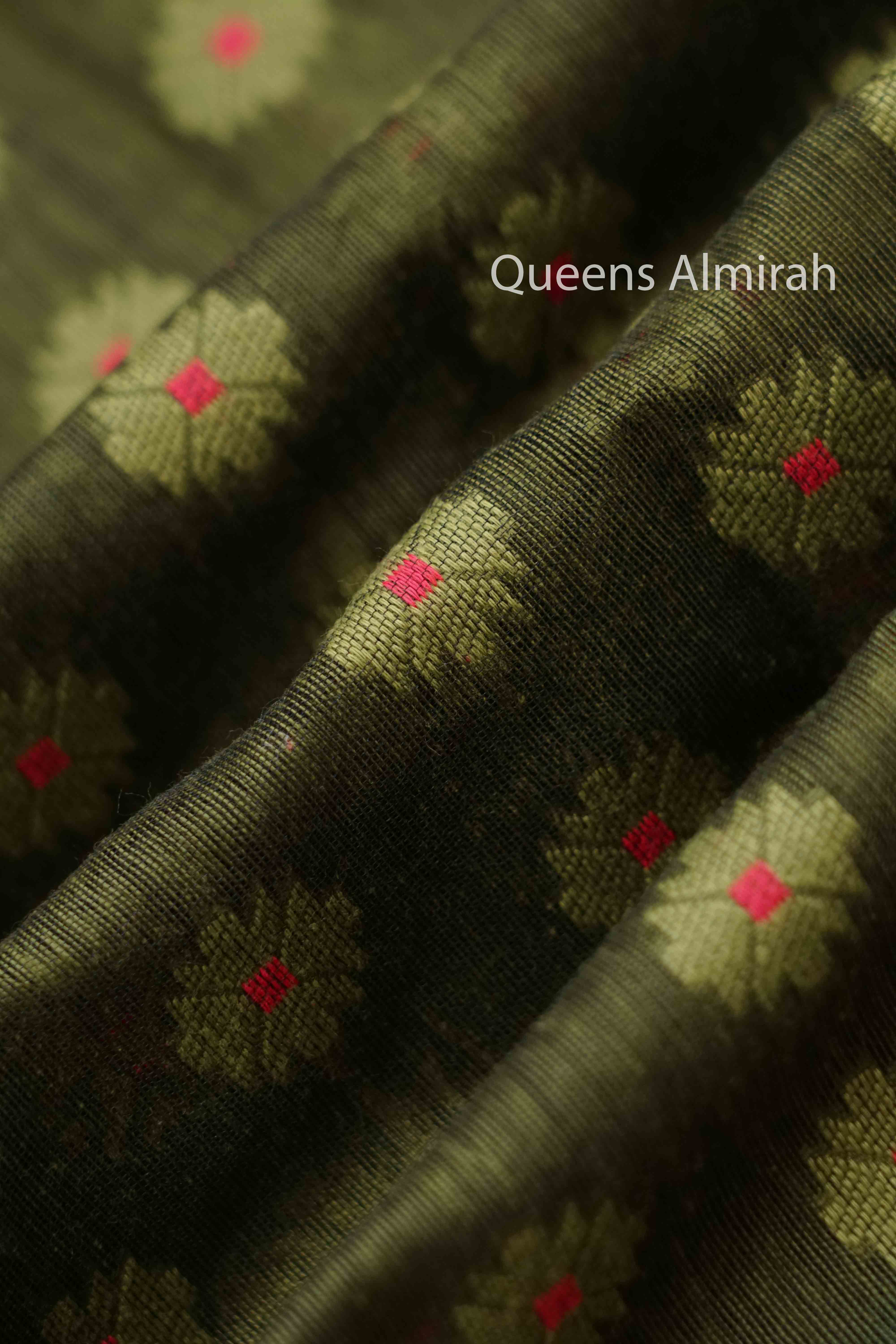 DEEP ROSE WITH RIFLE GREEN JAMDANI COTTON SAREE - Queens Jewel Emporium