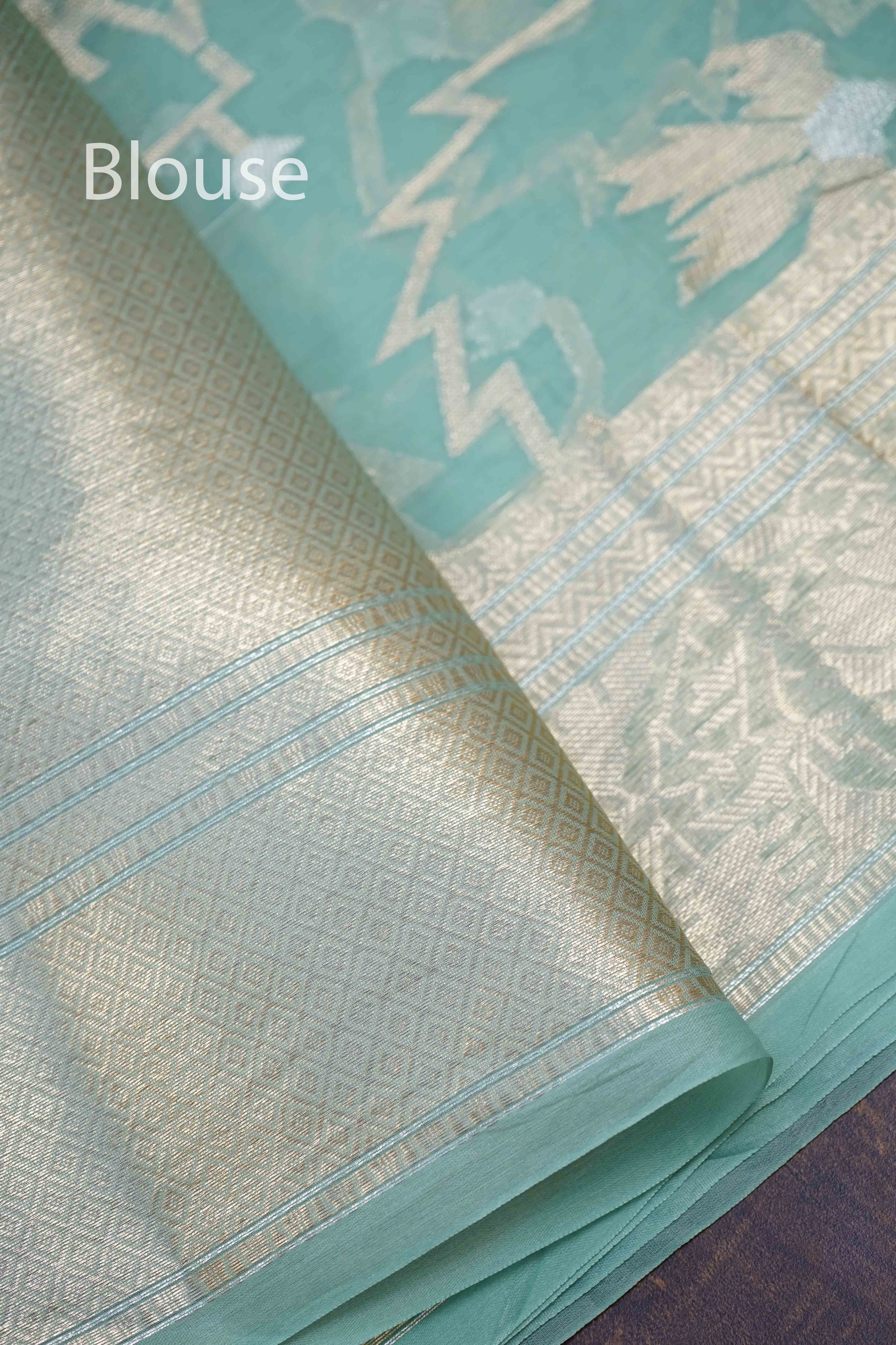 DUSKY GREEN MUSLIN JAMDANI SAREE - Queens Jewel Emporium