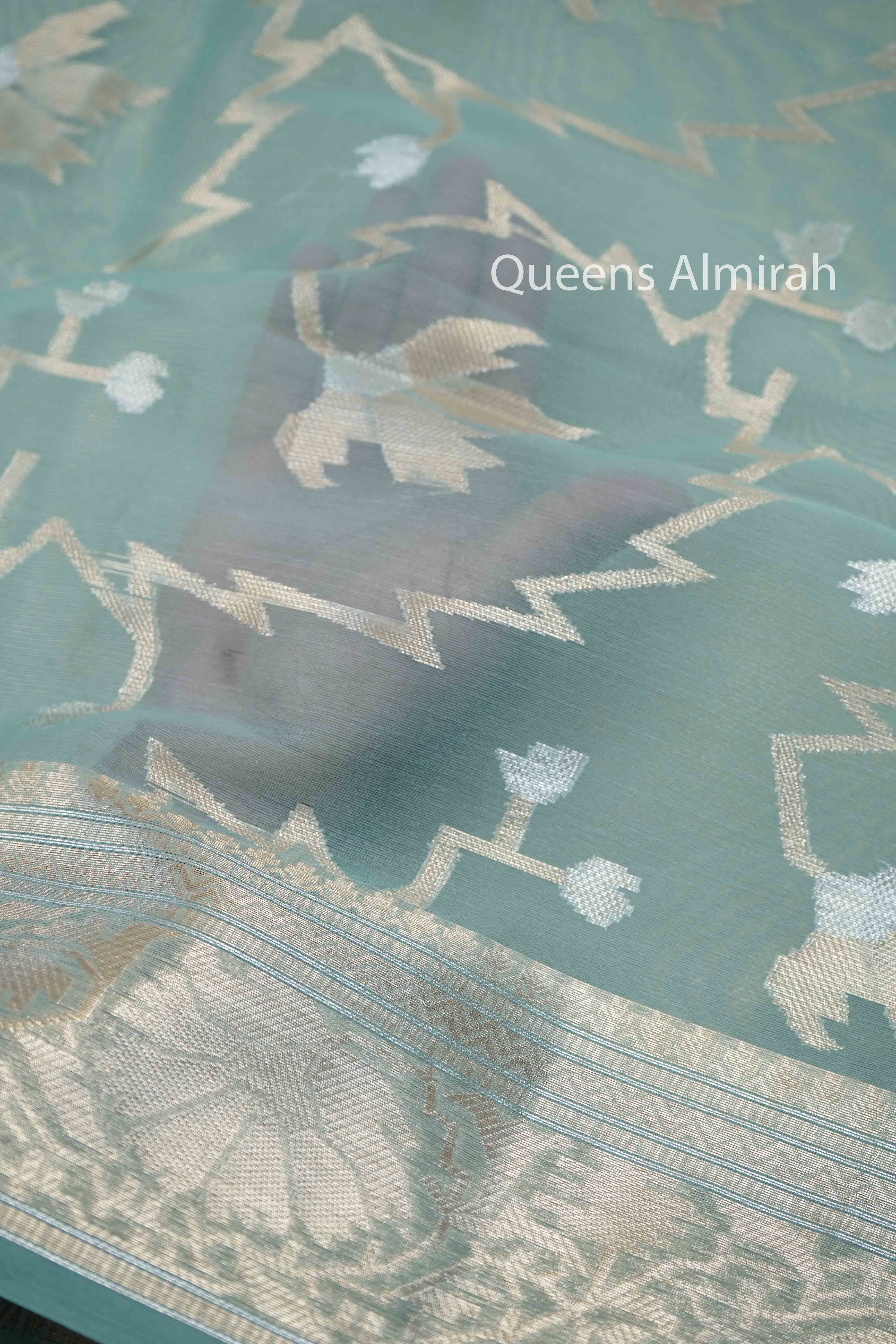 DUSKY GREEN MUSLIN JAMDANI SAREE - Queens Jewel Emporium