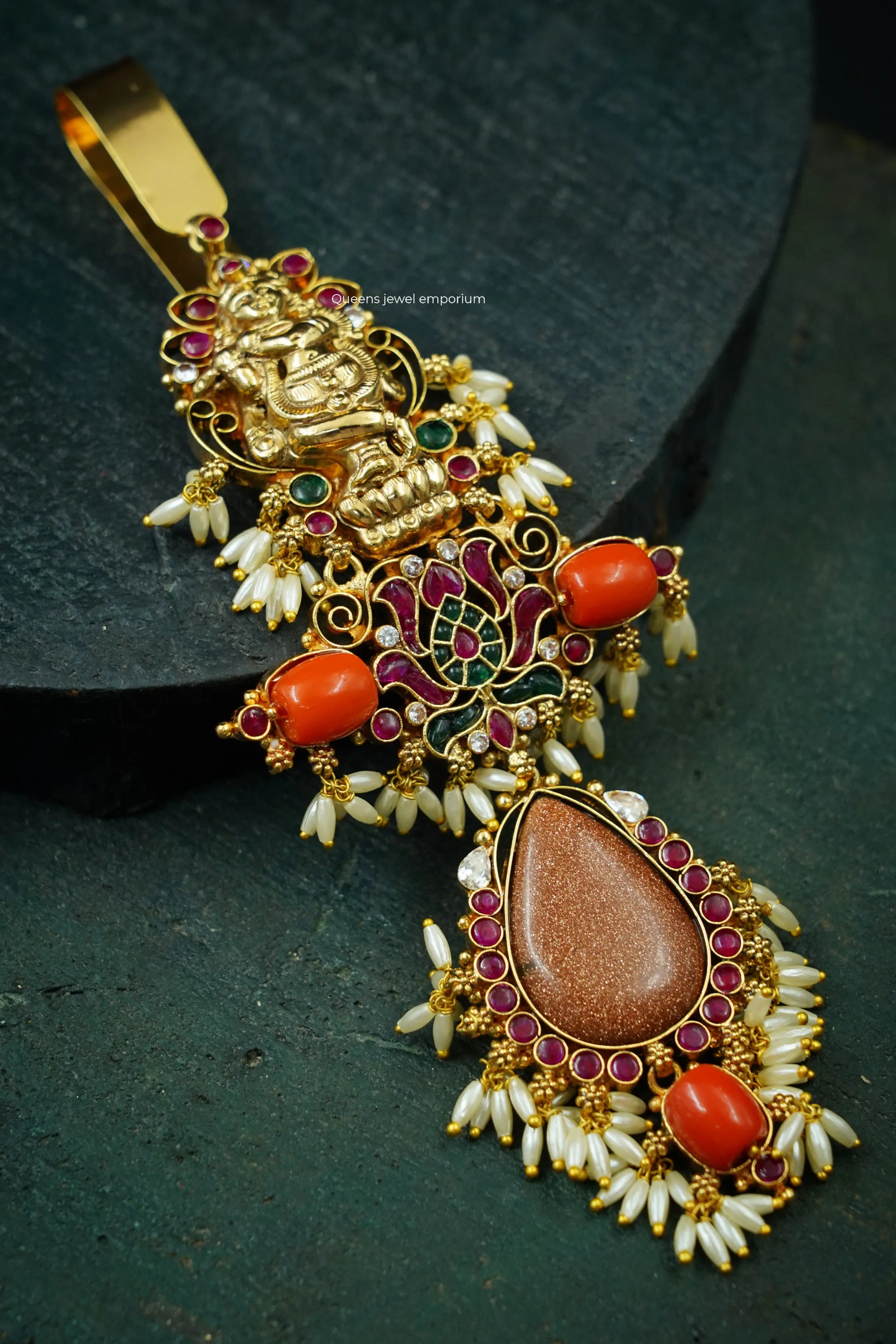 Deivika Key chain Queens_collections_add