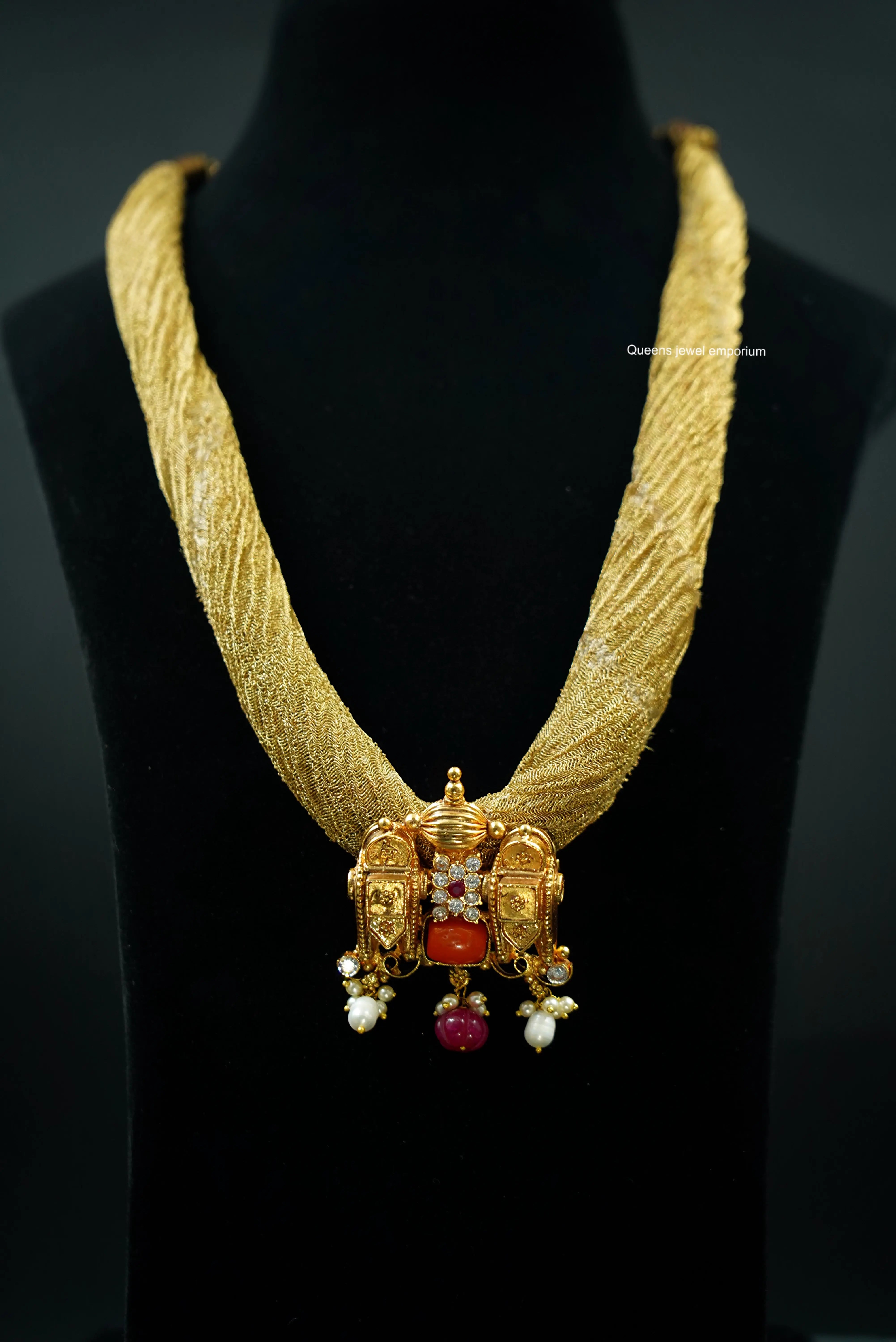 Devyani Pendant Queens_collections_add