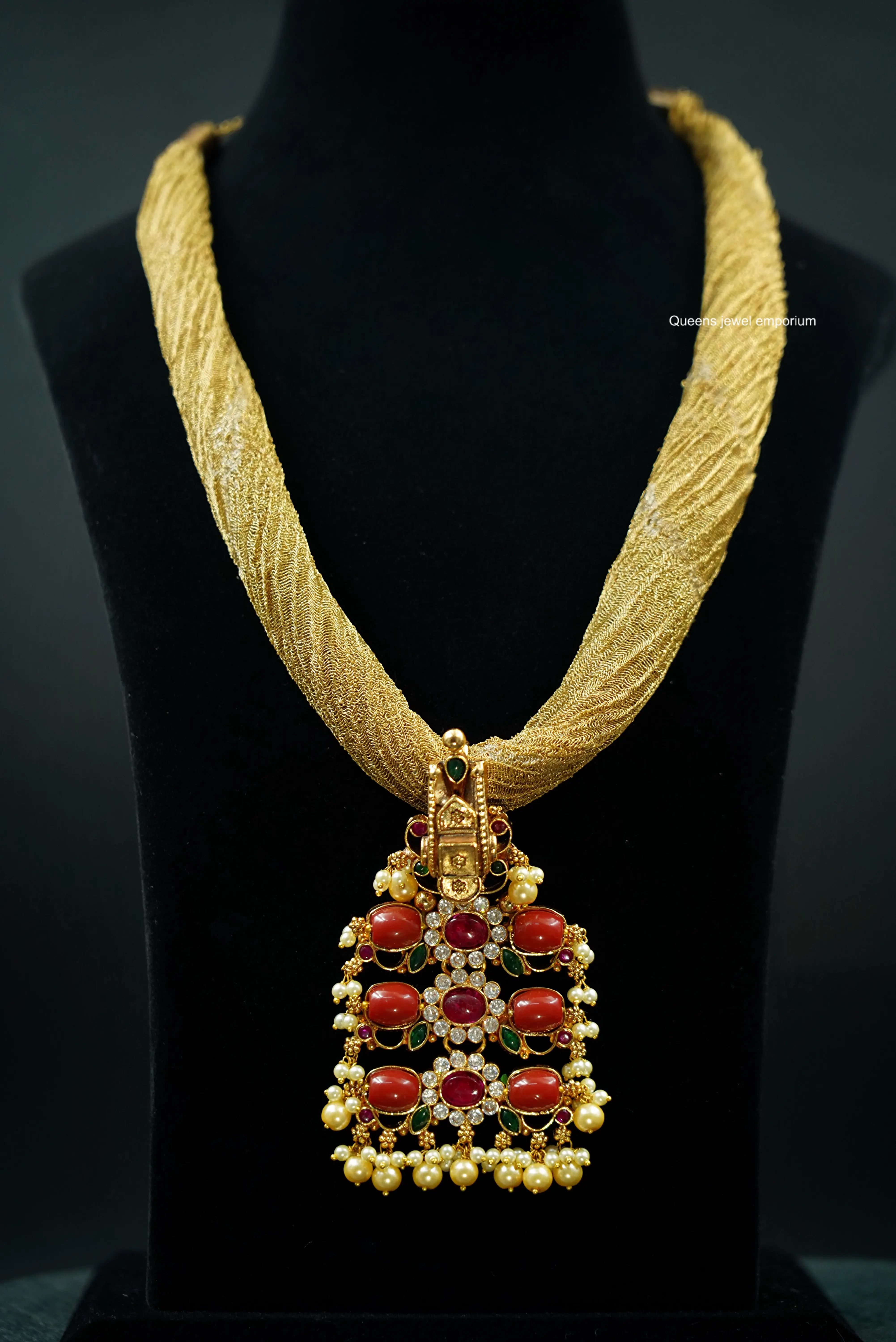 Gowrika Pendant Queens_collections_add