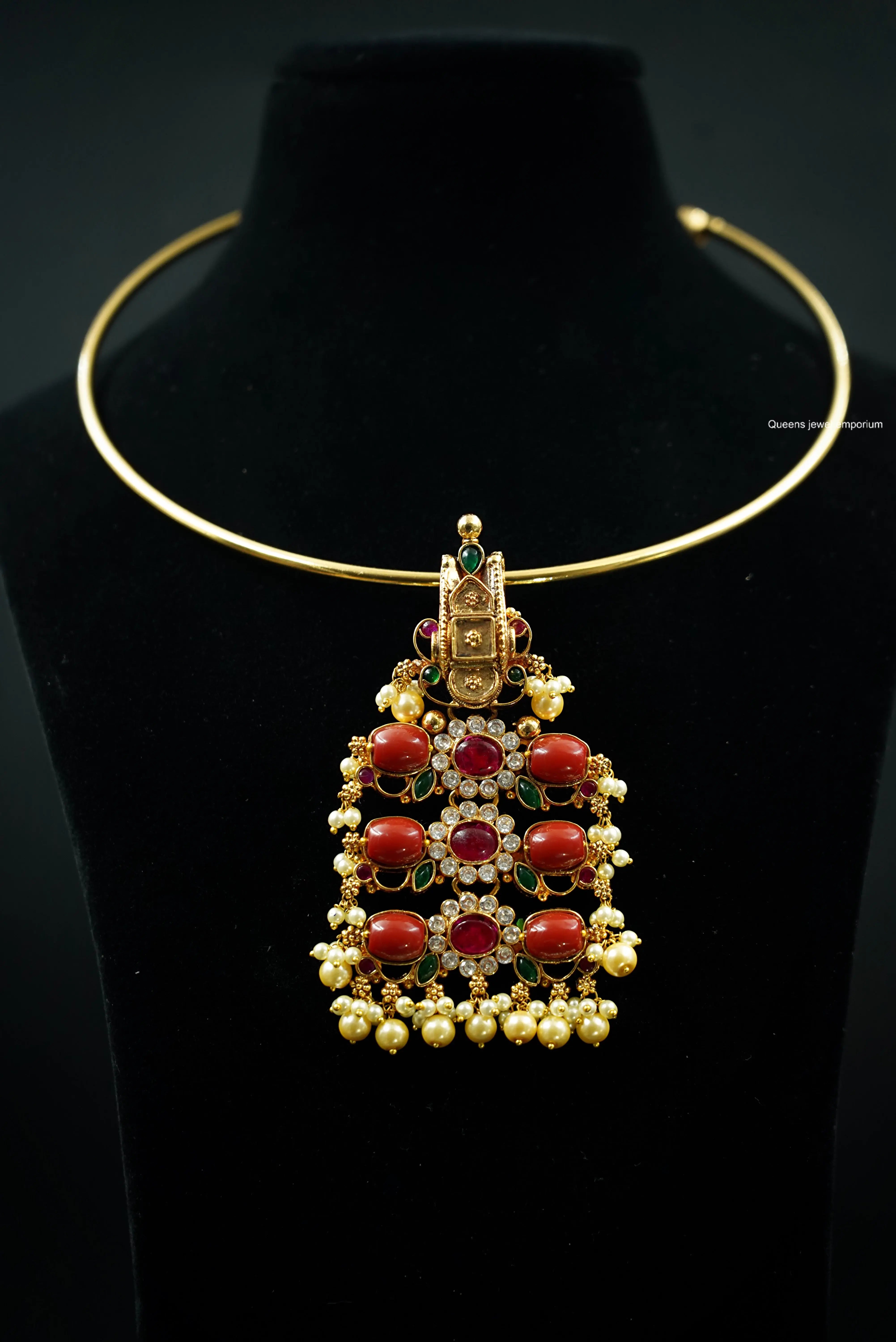 Gowrika Pendant Queens_collections_add