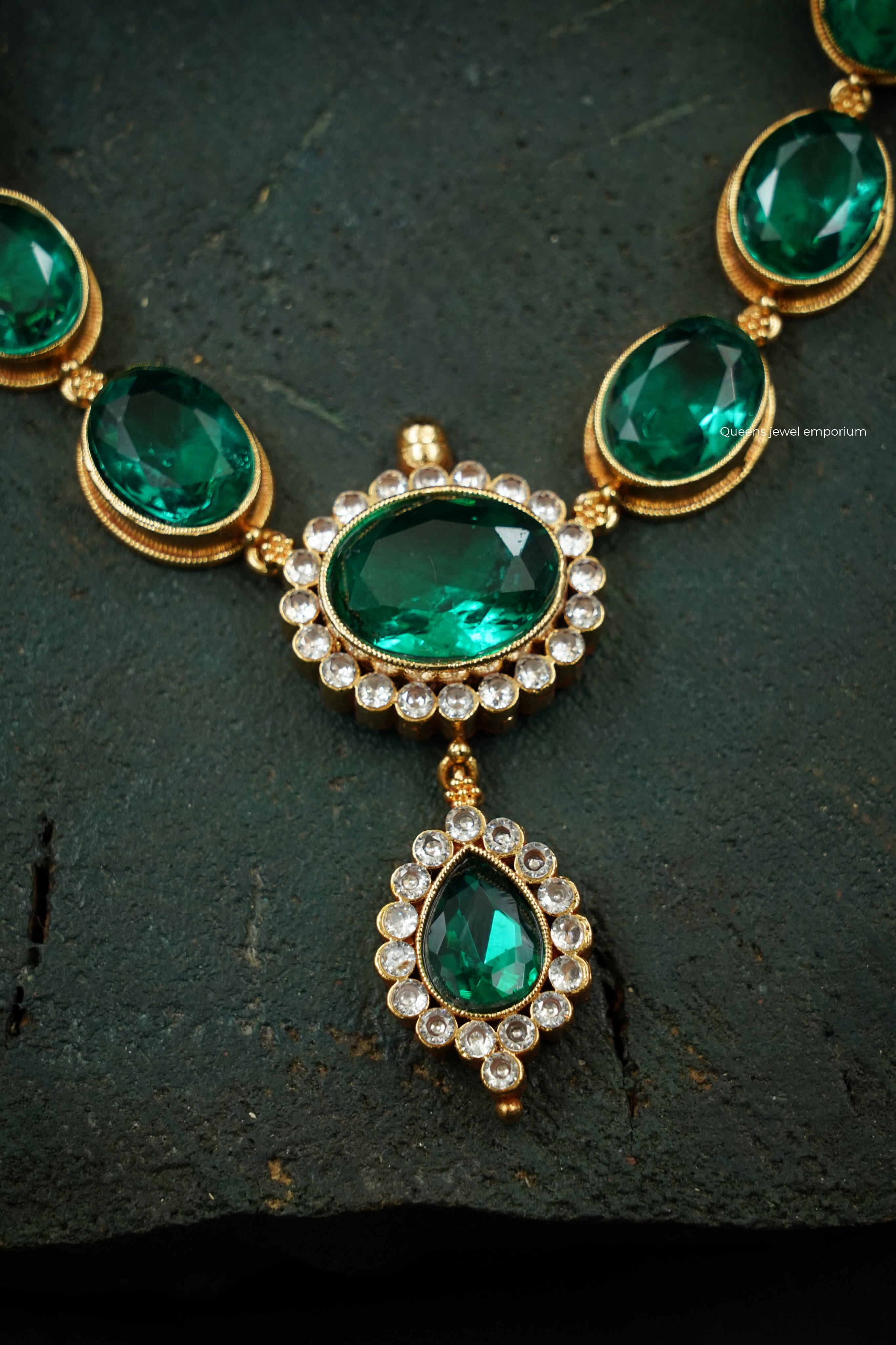Emerald color Haram , Zircon Haram , Oval shape stone Haram