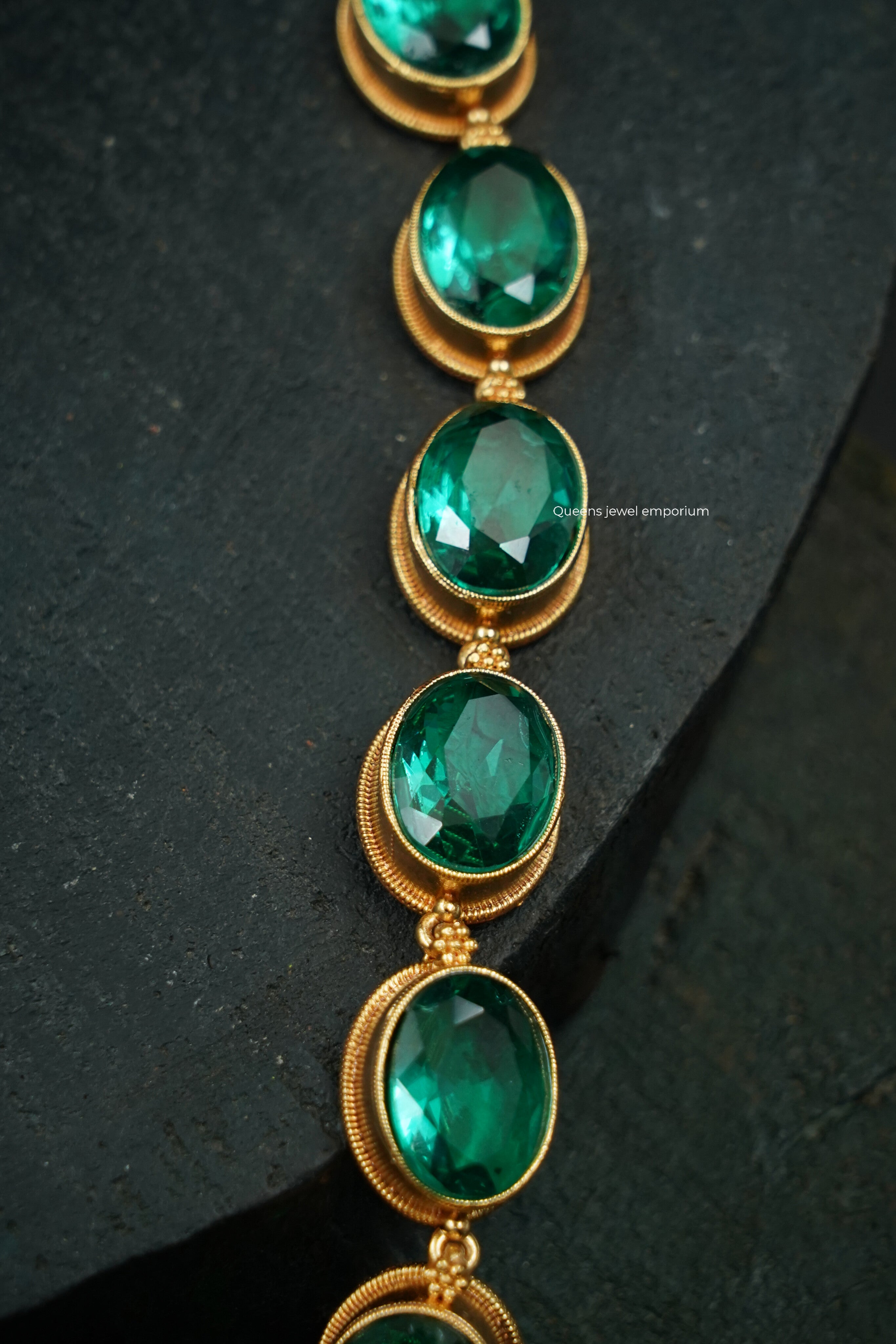 Emerald color Haram , Zircon Haram , Oval shape stone Haram