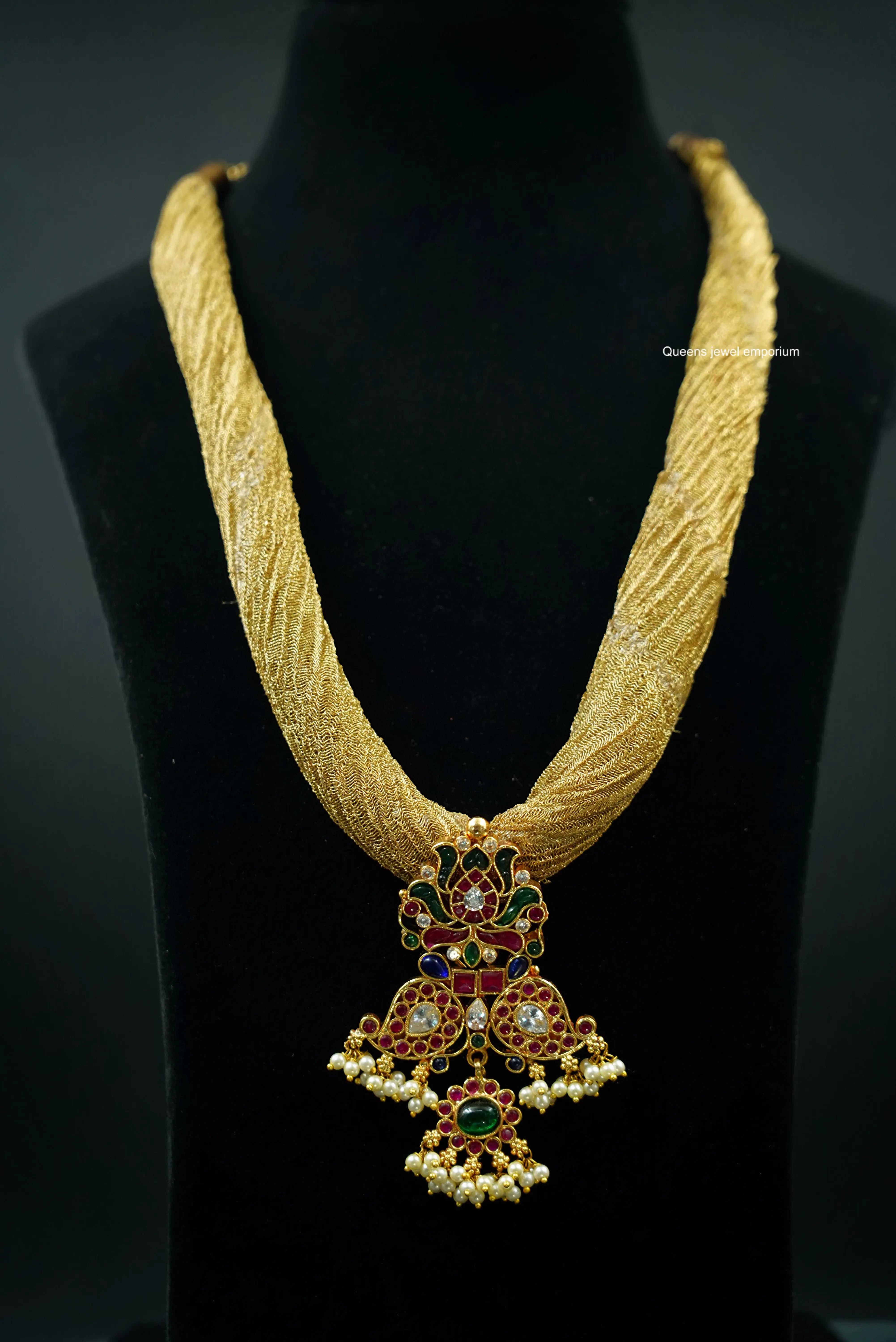 Hansika Pendant Queens_collections_add