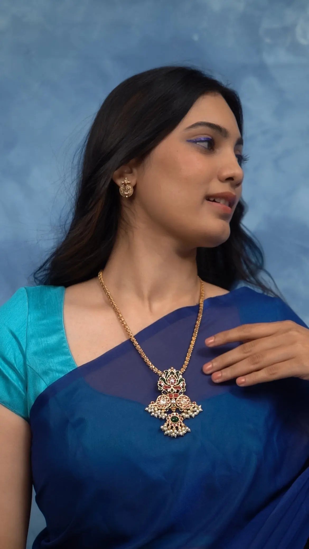 Hansika Pendant Queens_collections_add