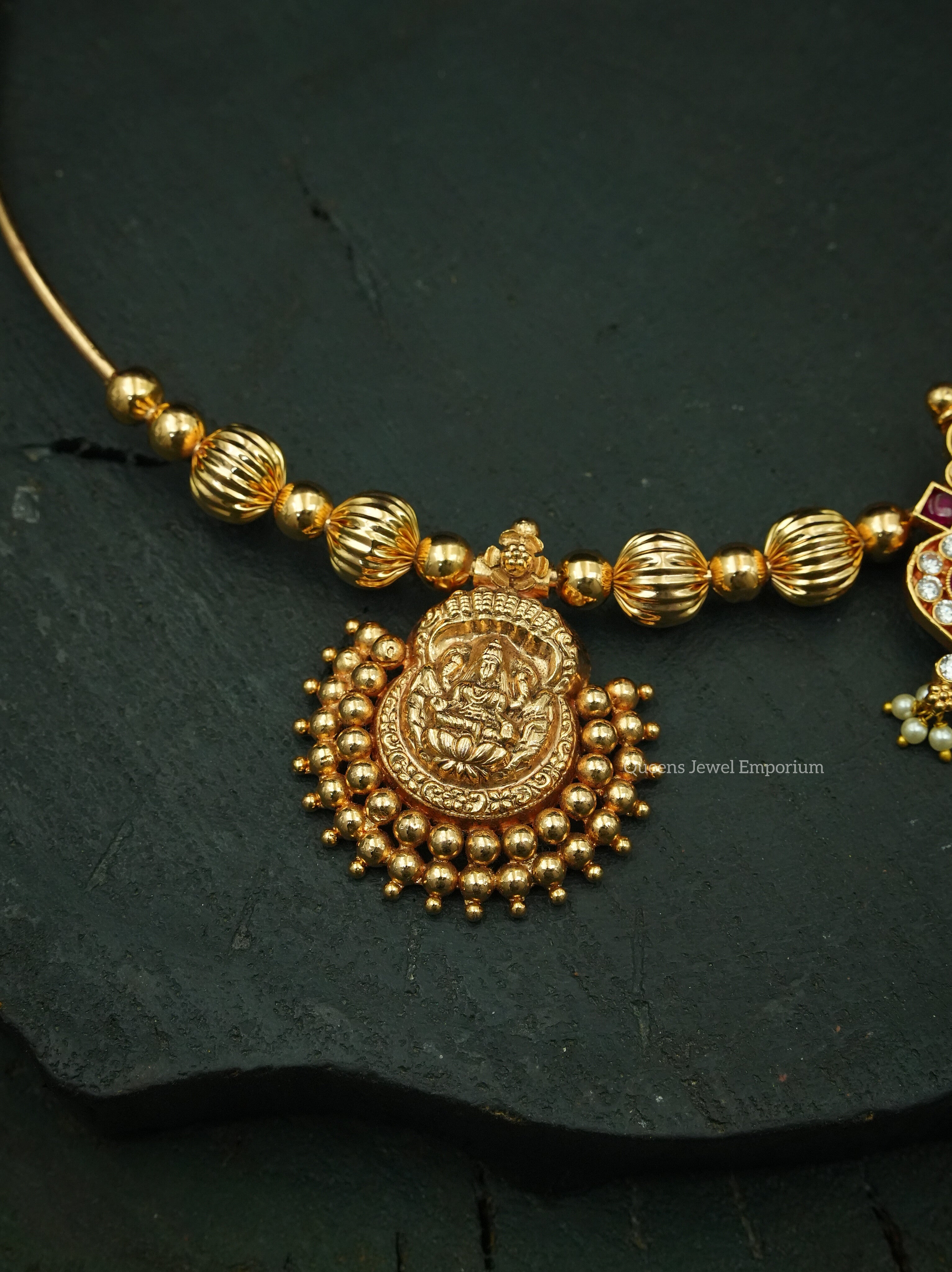 Temple design hasli-Pendant with lakshmi design