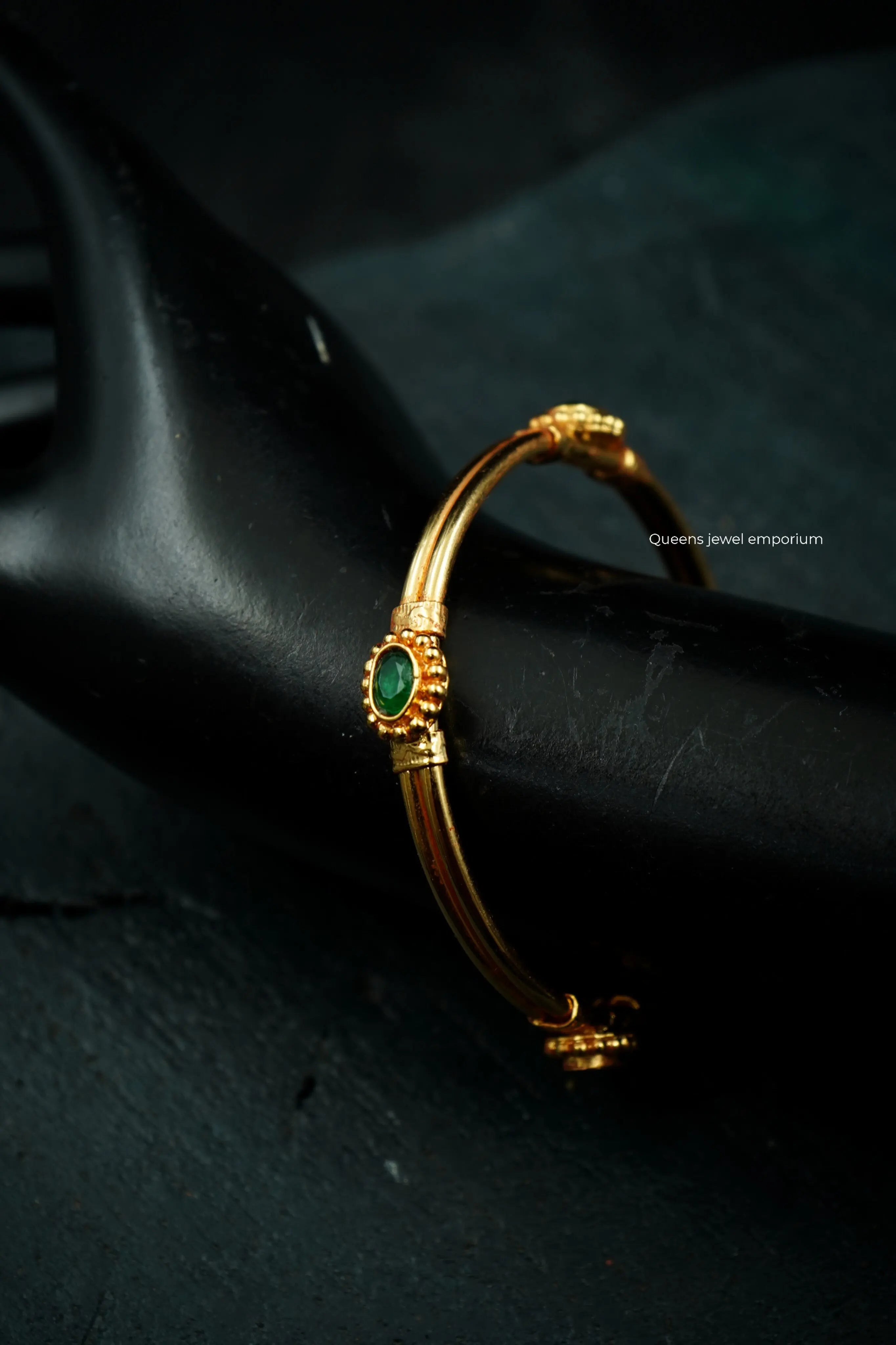 ILAMATHI BANGLES - GREEN - Queens Jewel Emporium