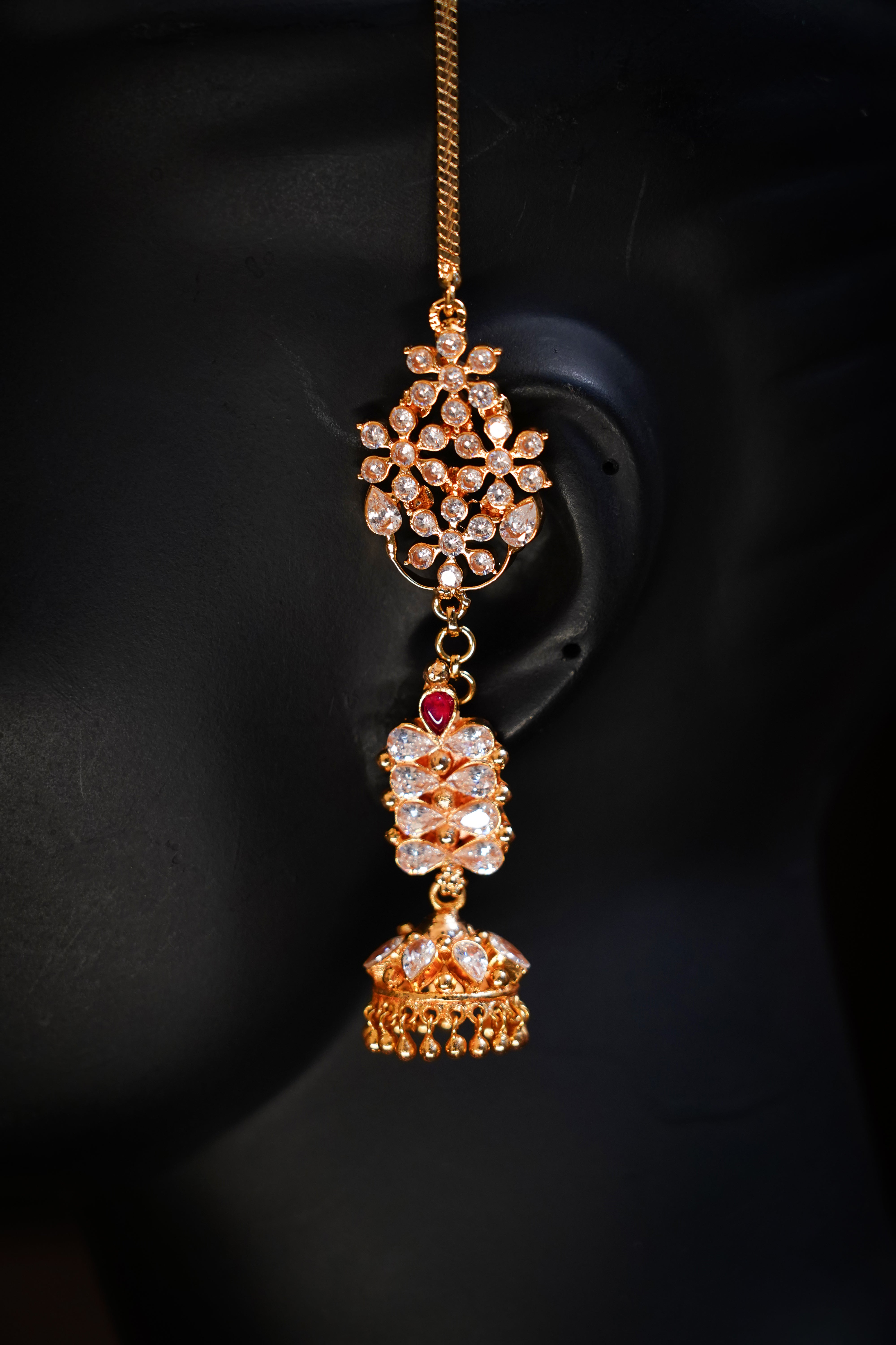 Agalya Zircon Ear Mattal