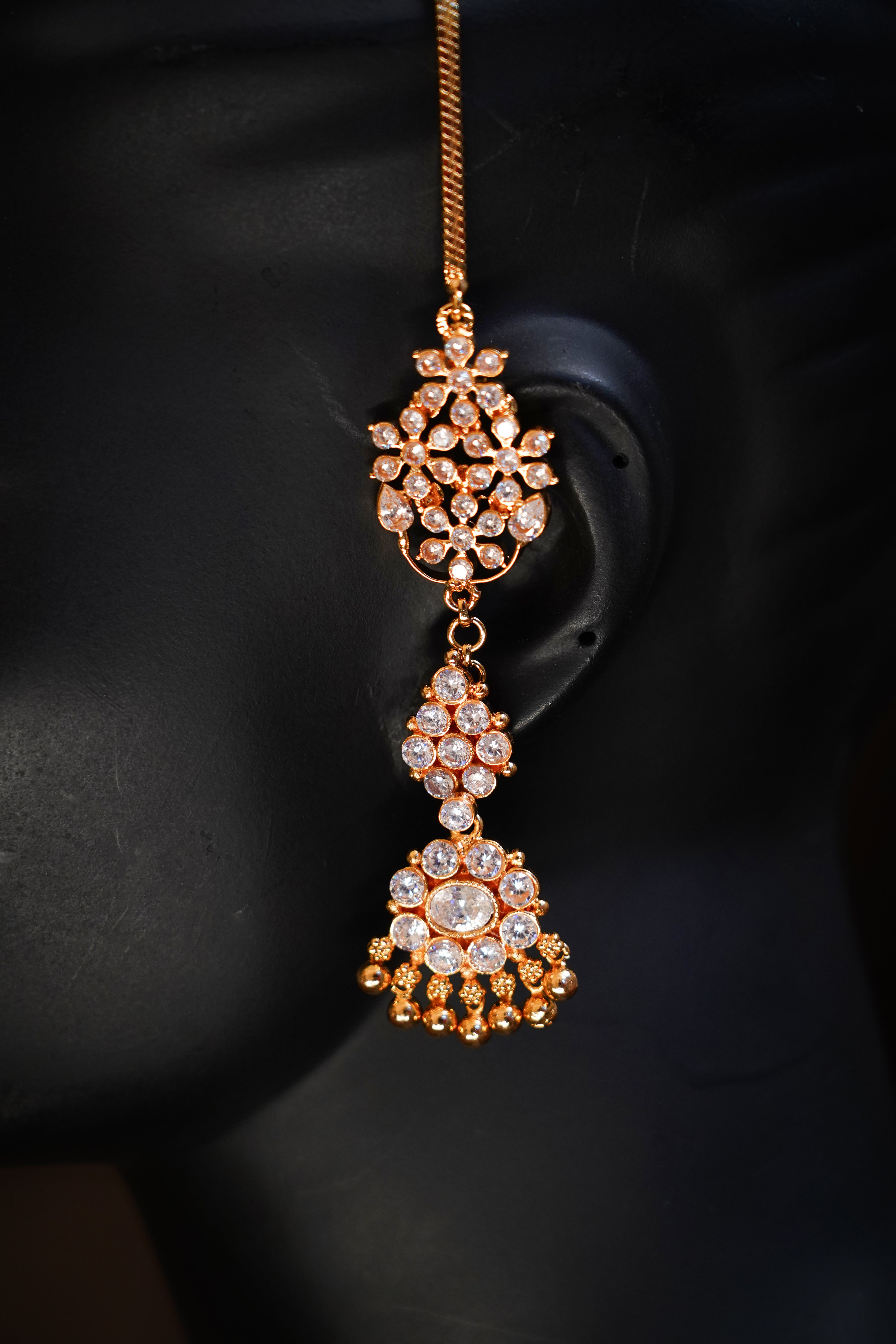 Agalya Zircon Ear Mattal