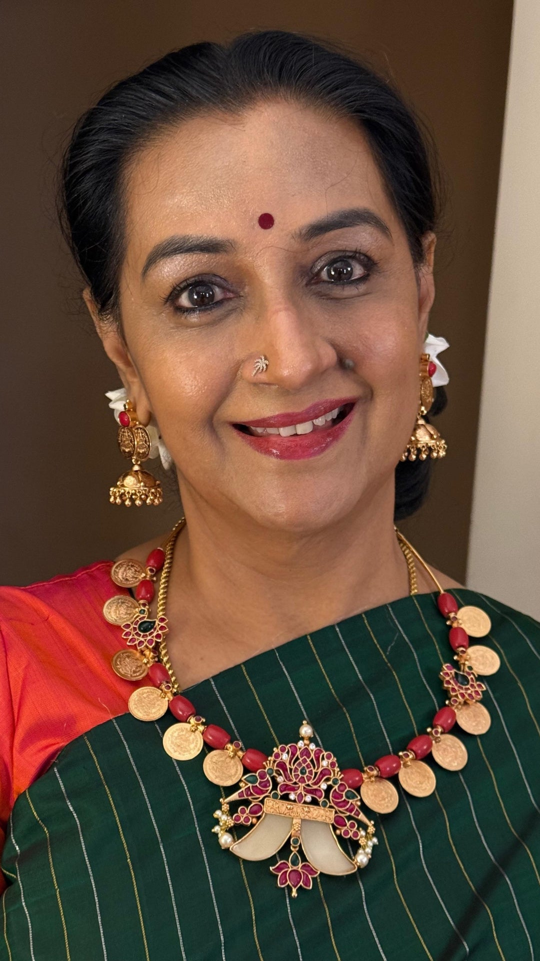 Pavazha Lakshmi Kasu Hasli
