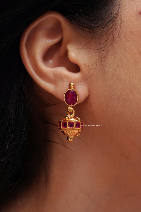 SHIVANGI - MINIMAL EARRINGS - Queens Jewel Emporium