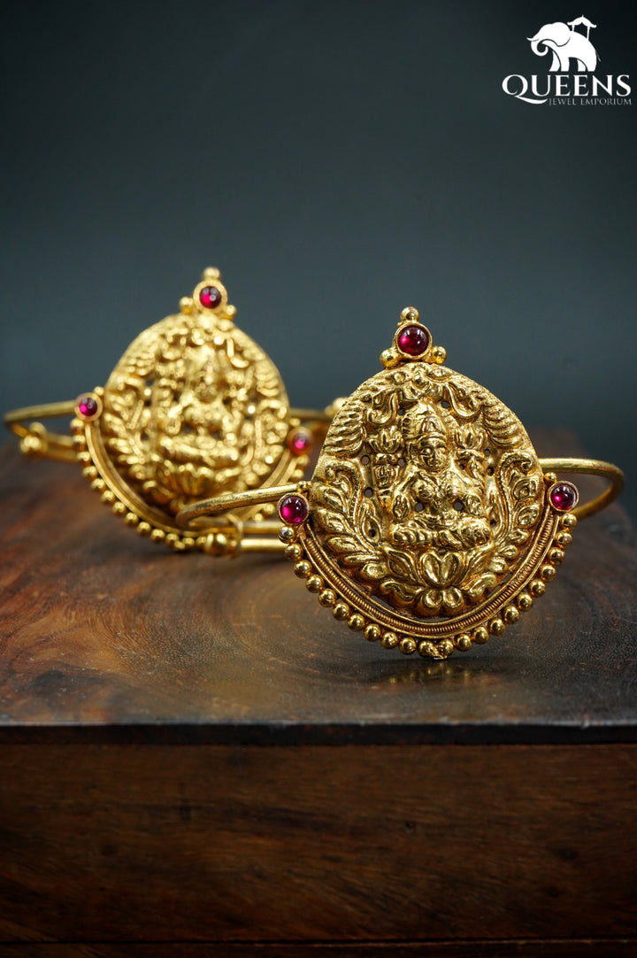 POOVIZHI ARMLET - Queens Jewel Emporium