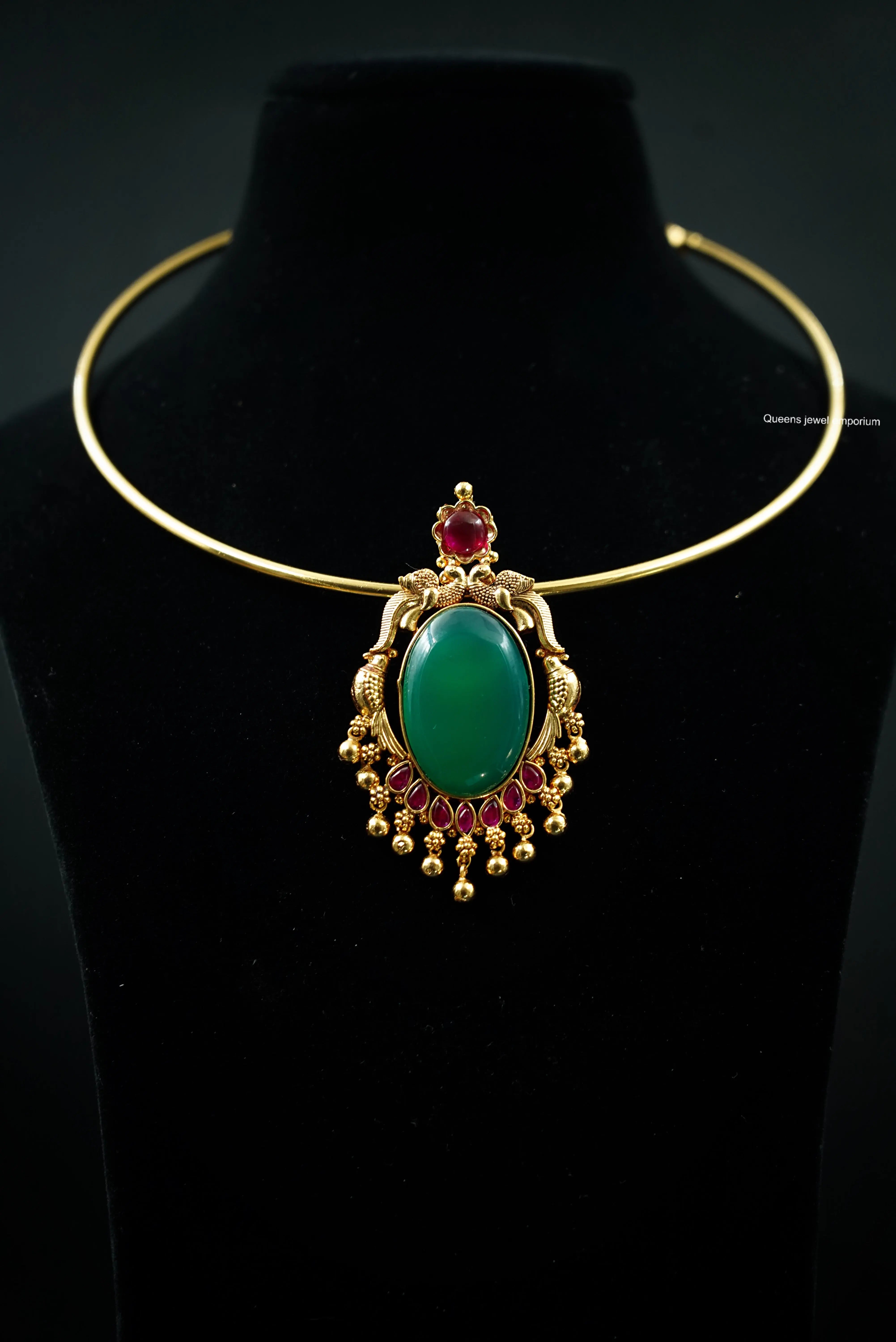 Iliyana Pendant Queens_collections_add