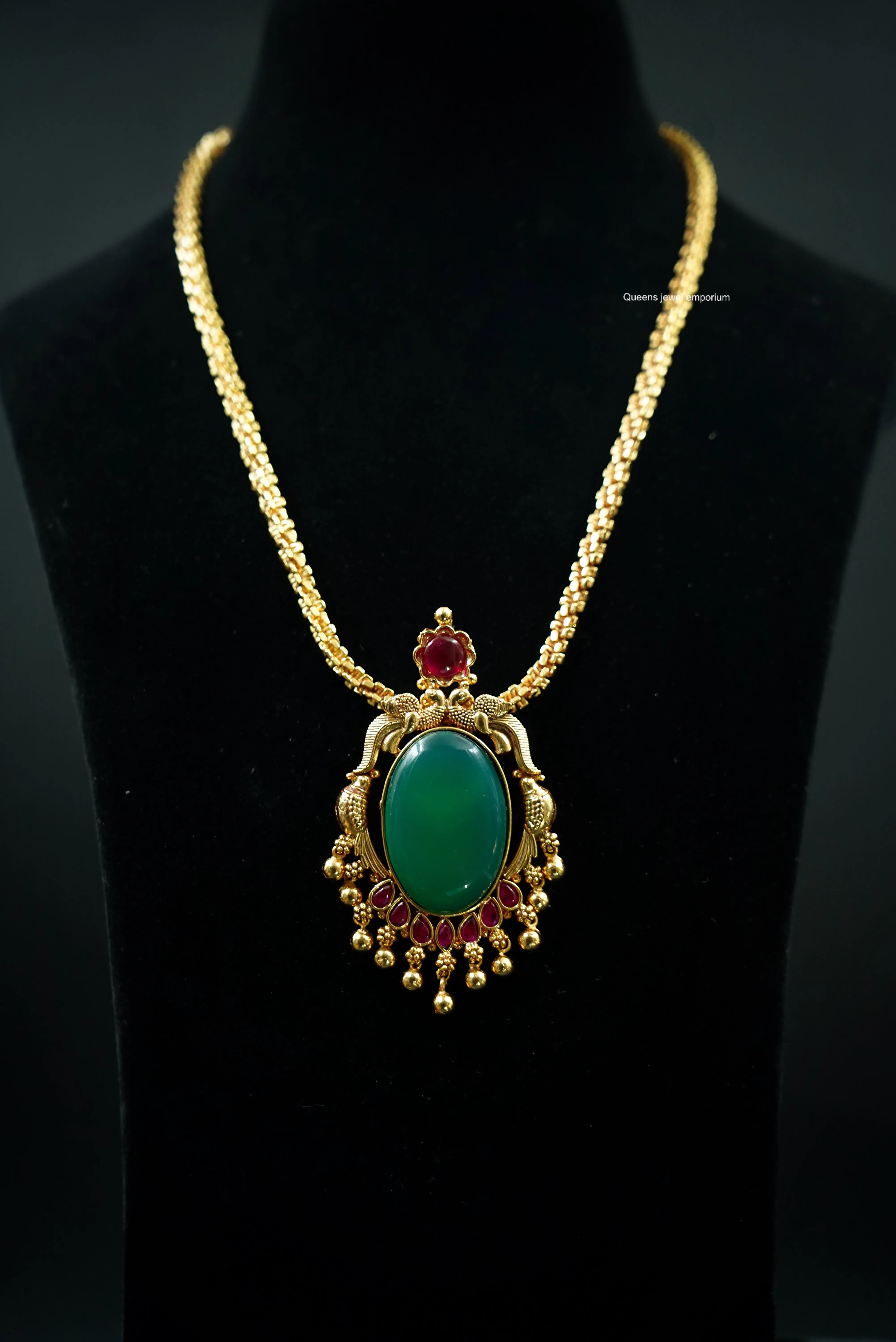 Iliyana Pendant Queens_collections_add
