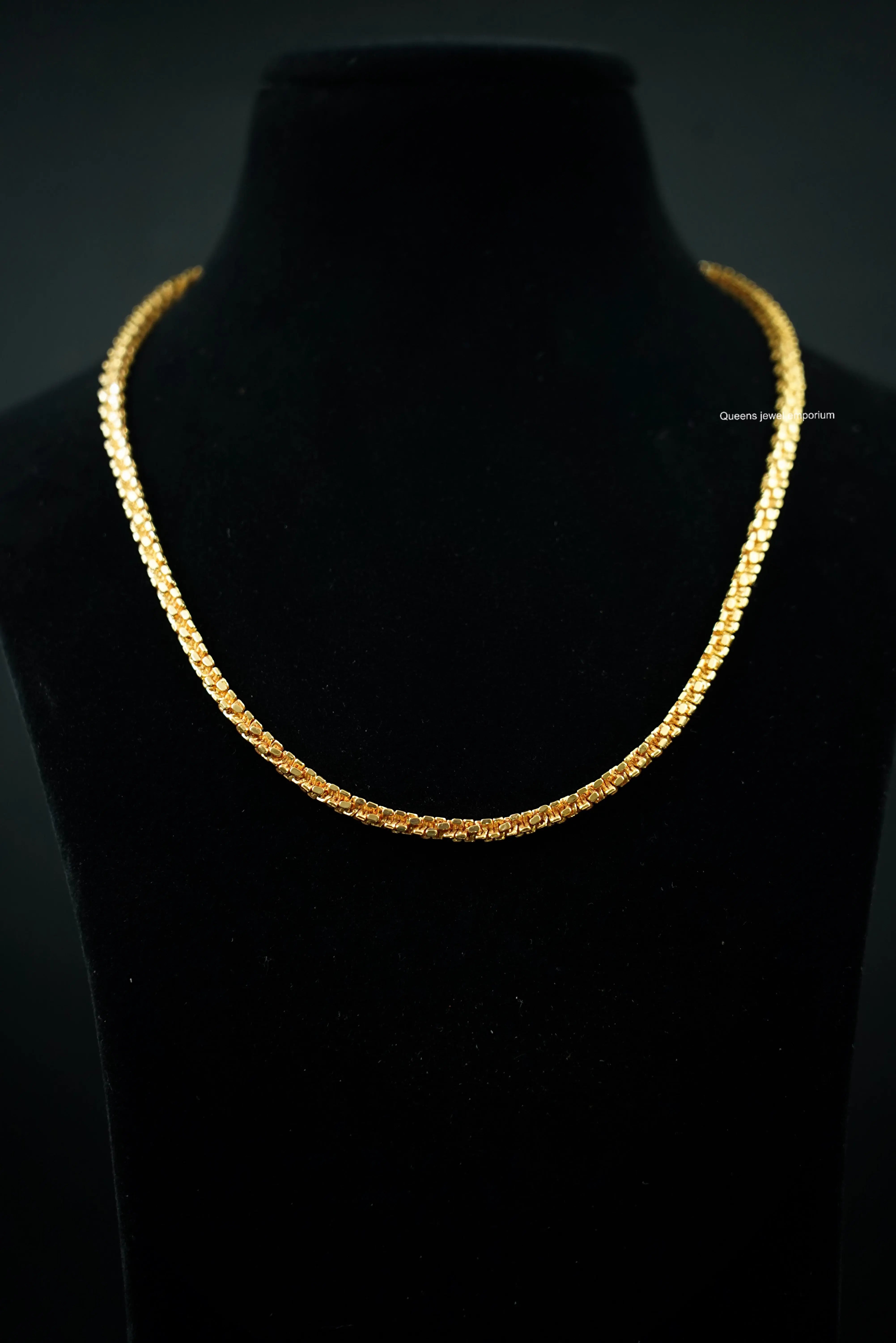 Iliyana Pendant Queens_collections_add