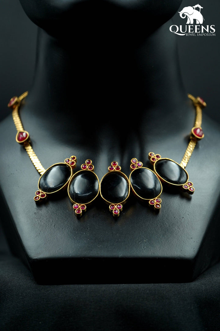 MAHIKA KEMP NECKLACE - Queens Jewel Emporium