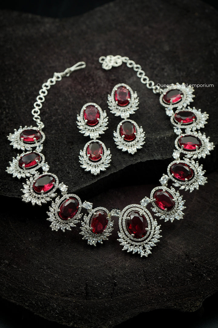 SARAH NECKLACE - Queens Jewel Emporium