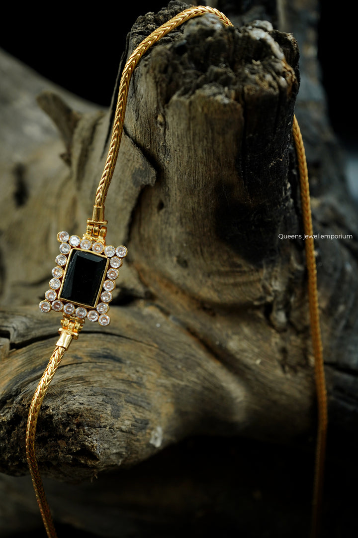 VIZHI  MUGAPPU CHAIN - Queens Jewel Emporium