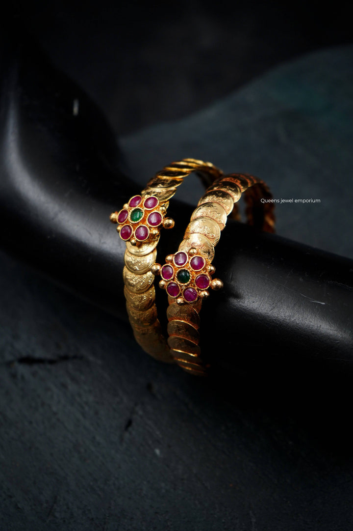 KANYA KASU BANGLES - Queens Jewel Emporium