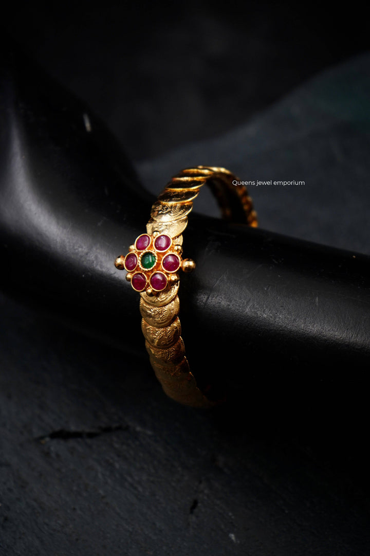 KANYA KASU BANGLES - Queens Jewel Emporium