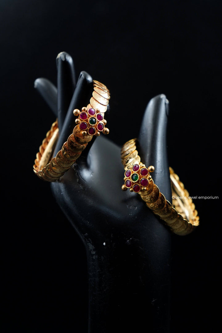 KANYA KASU BANGLES - Queens Jewel Emporium