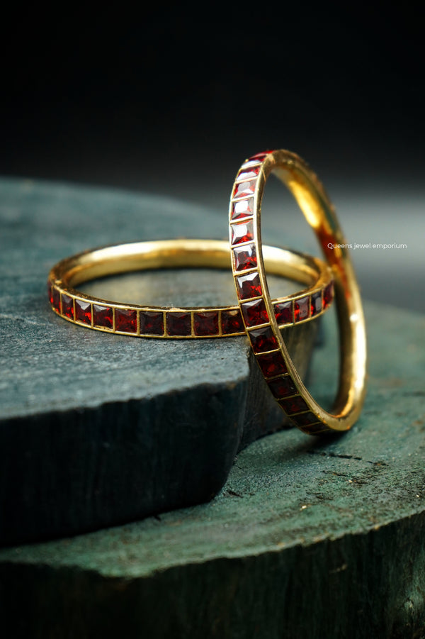AATHIRA SATHURA BANGLES - GARNET - Queens Jewel Emporium