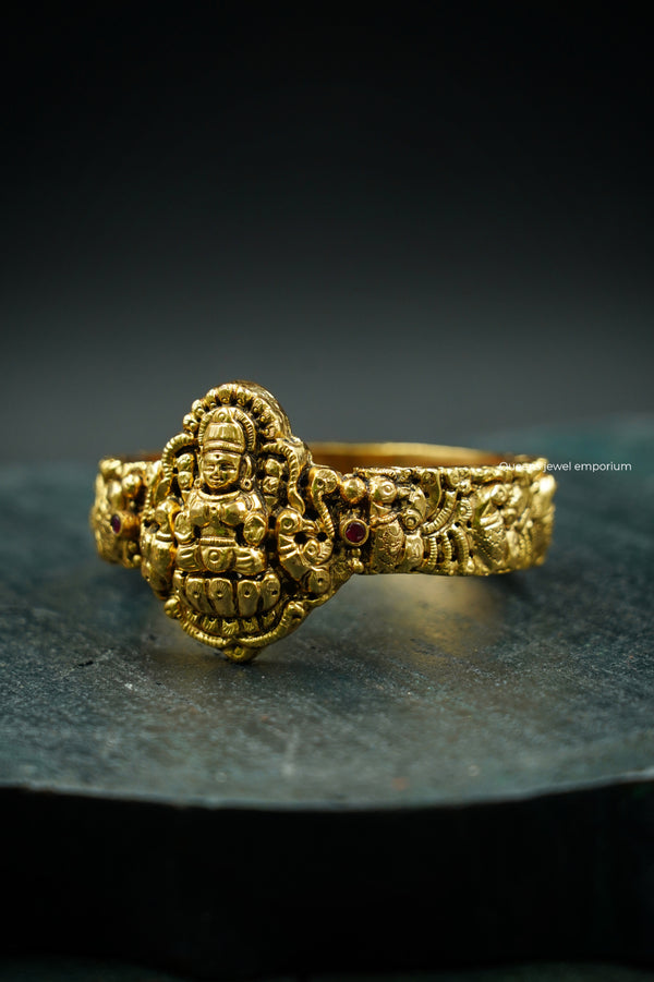 KOTHAI NAGAS KADA - Queens Jewel Emporium