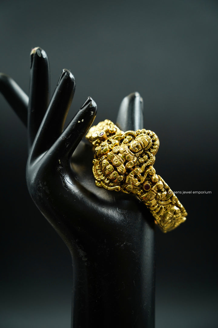 KOTHAI NAGAS KADA - Queens Jewel Emporium