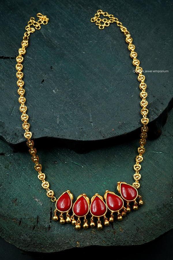 URMILA NECKLACE