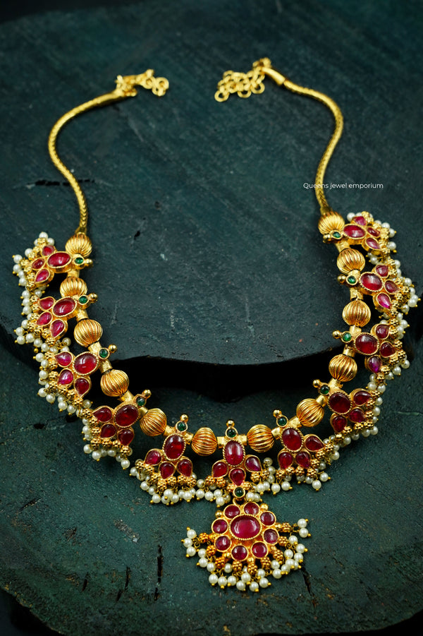 AARAVI KEMP NECKLACE