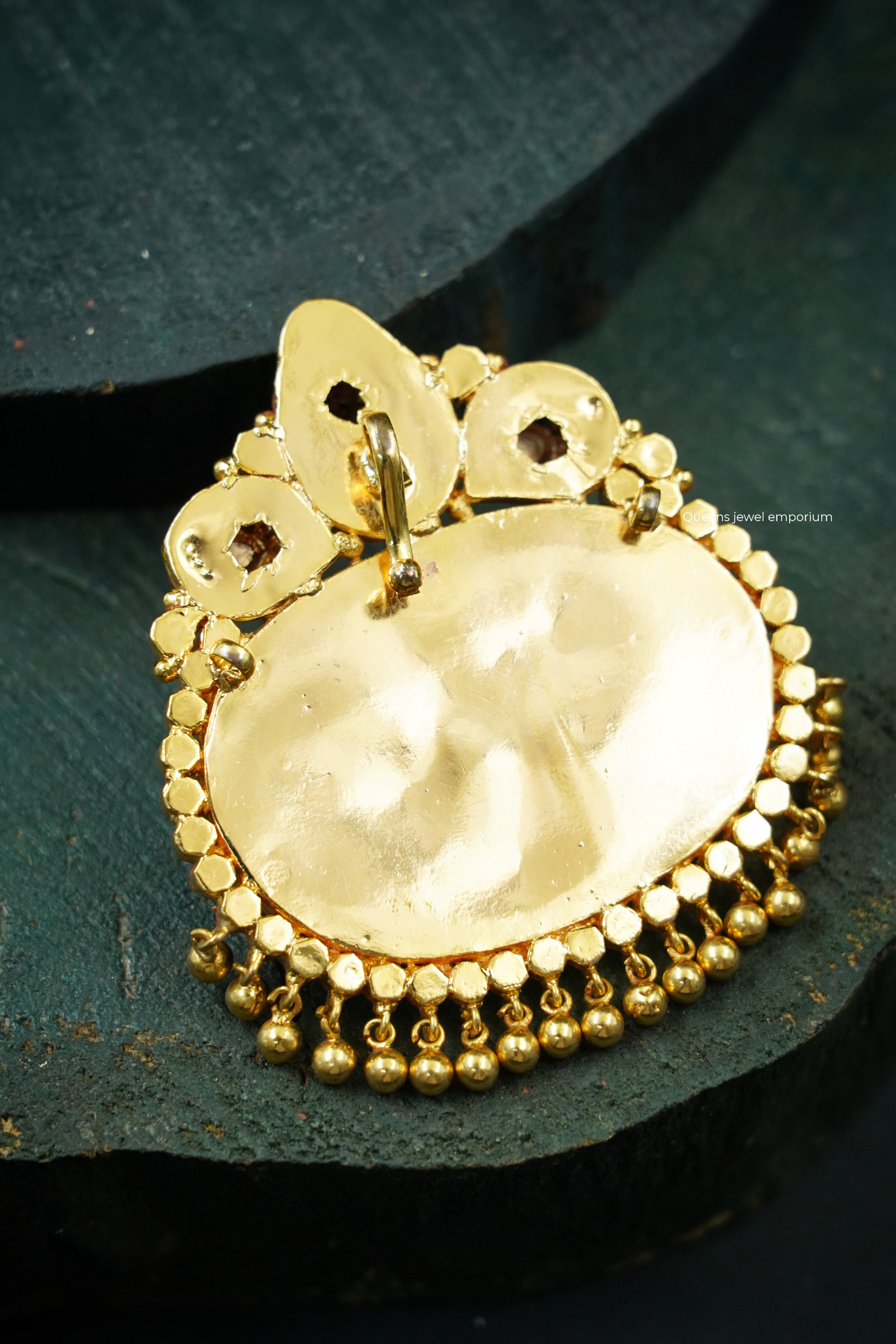 SUBHAMANJARI PENDANT ( BLUE ONYX)