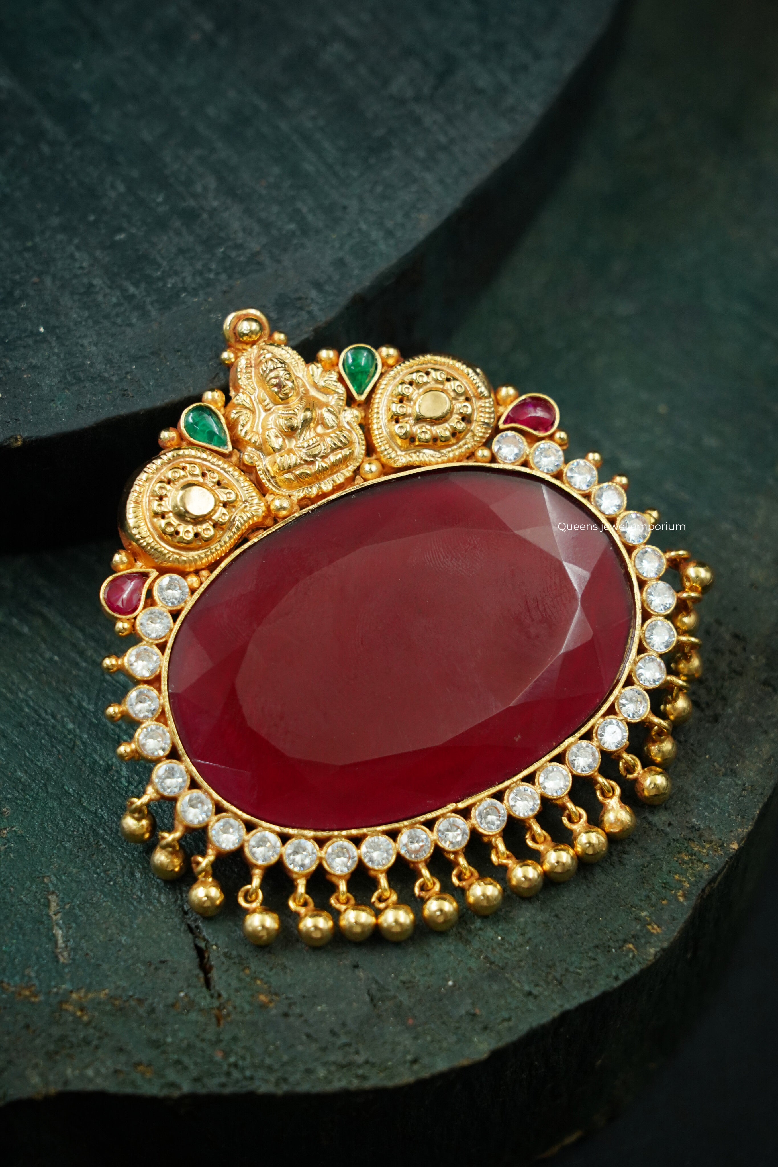 SUBHAMANJARI PENDANT ( RED ONYX)