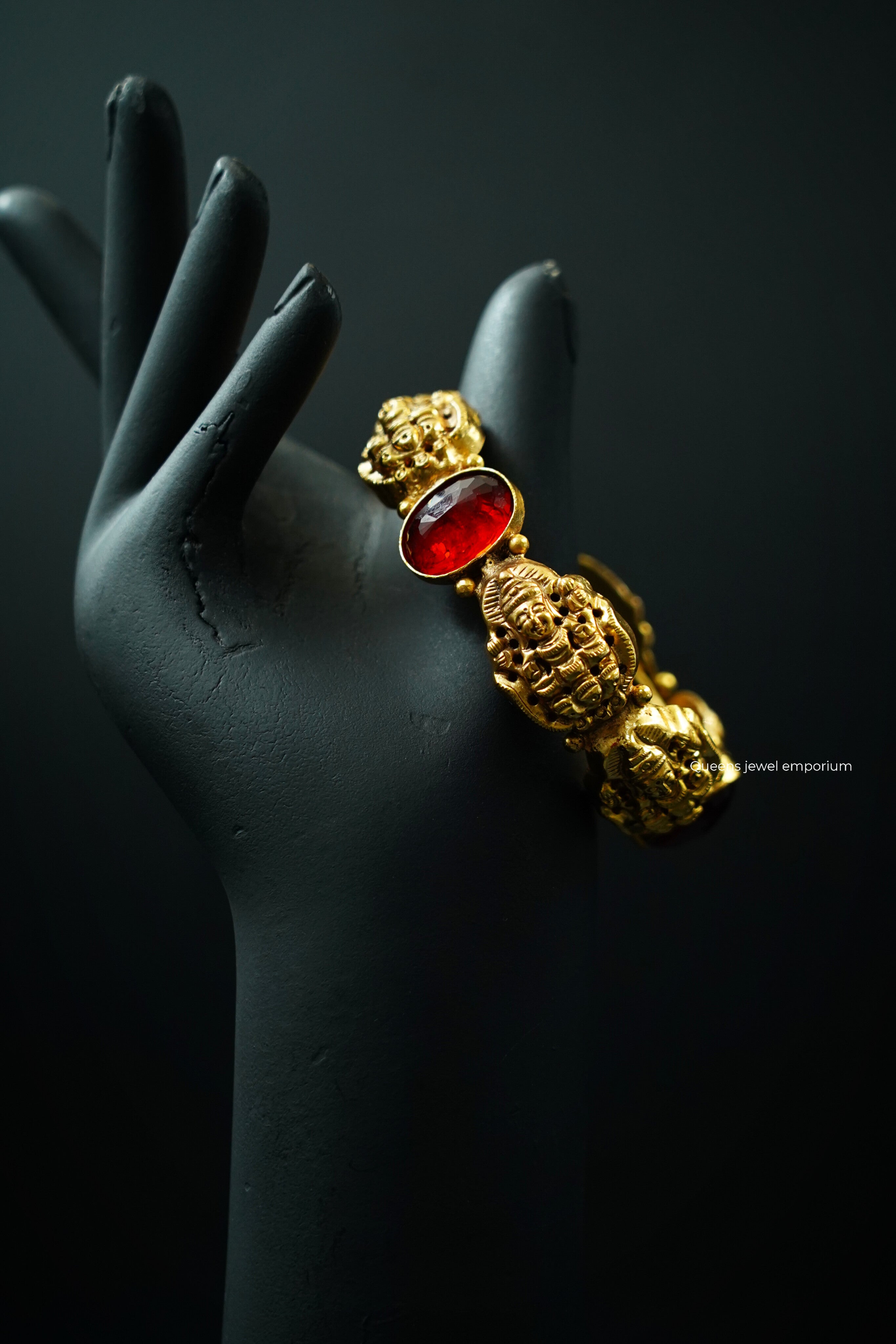 Sakshi Nagas Bangles