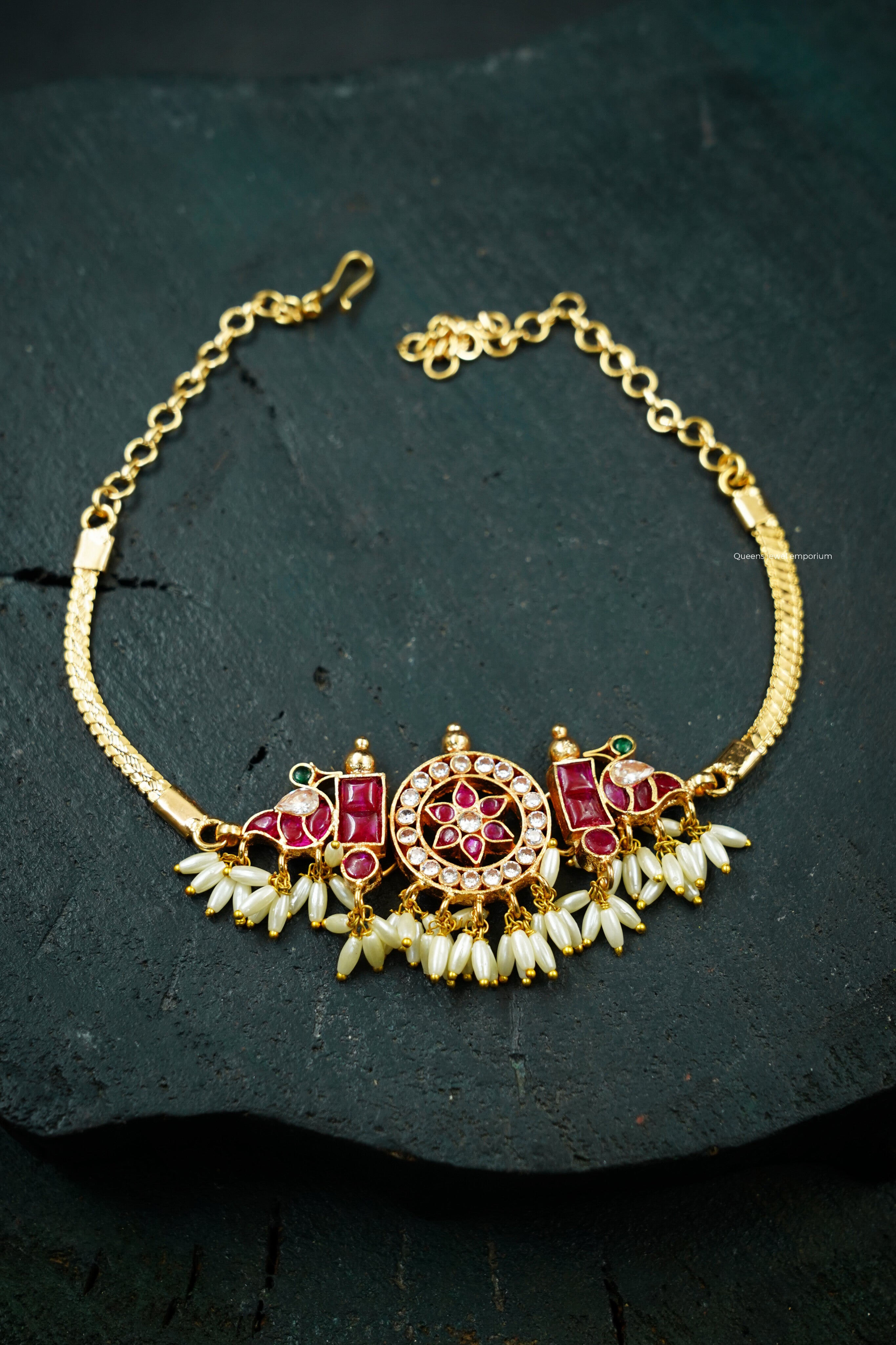 Maya Kizhi Choker