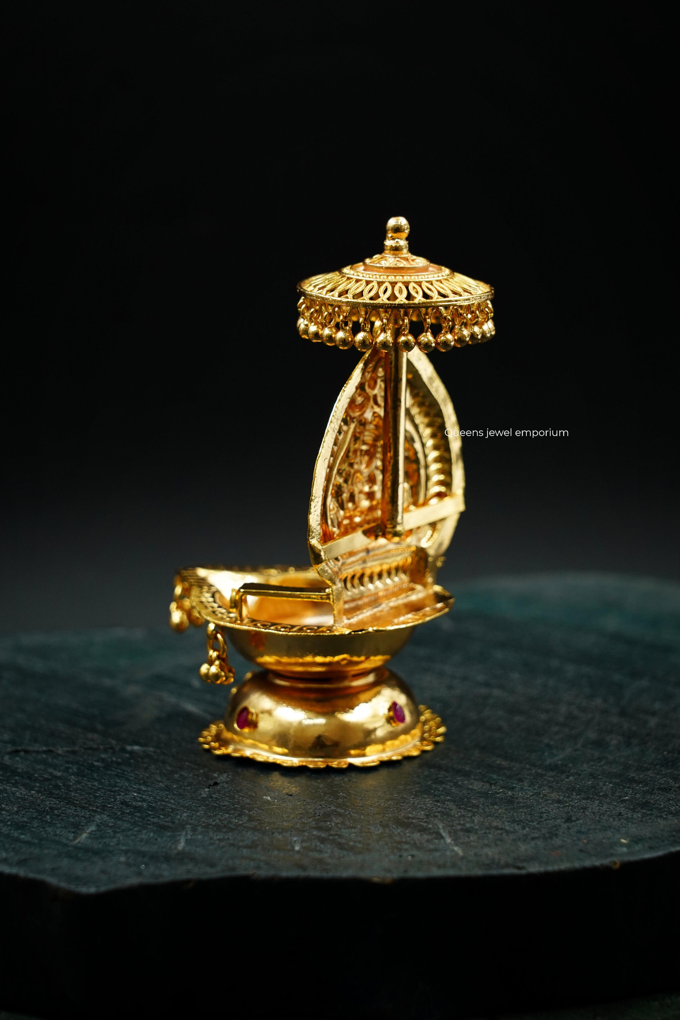 Kamatchi Vilakku