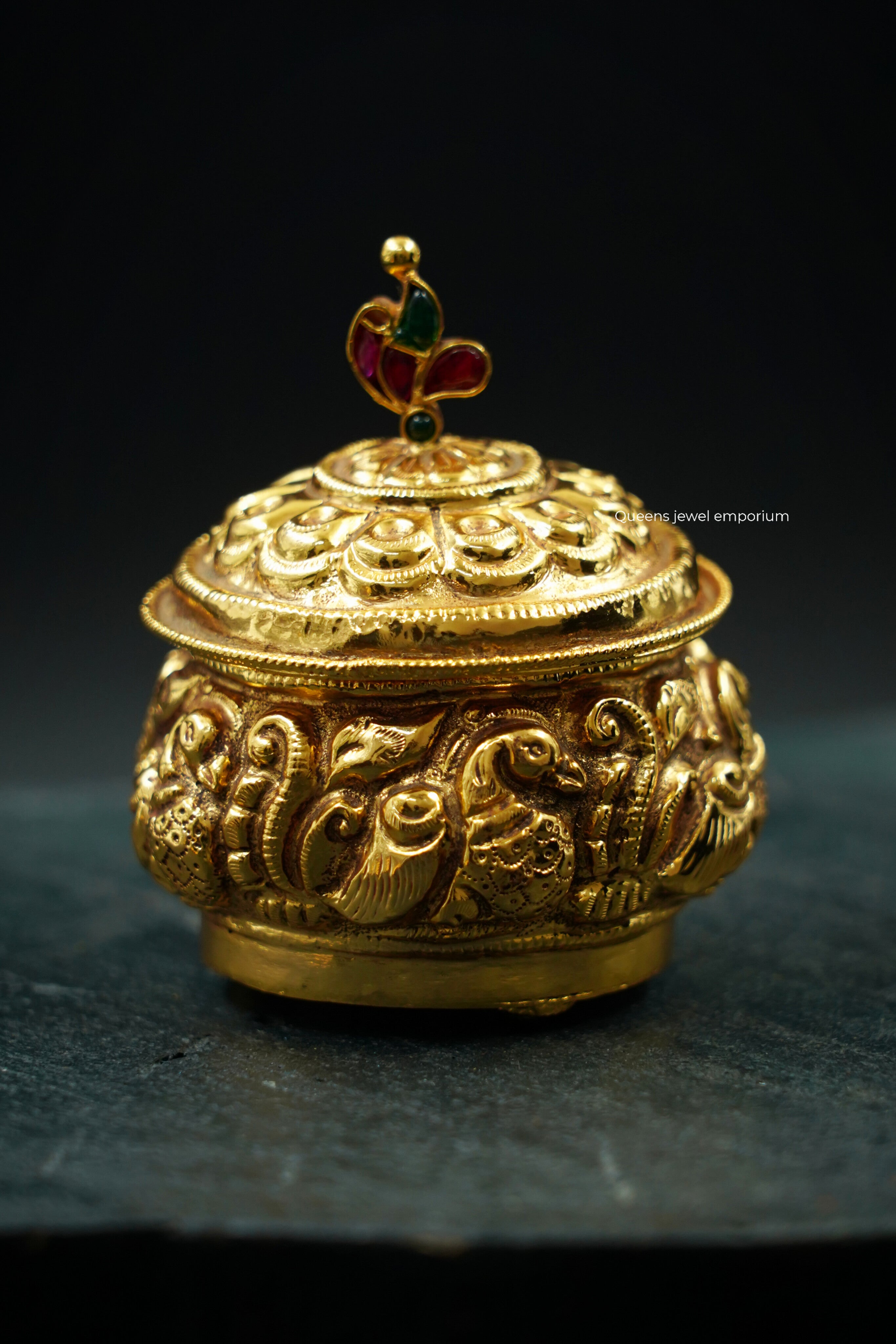 Azhagiyam Kumkum Chimizh