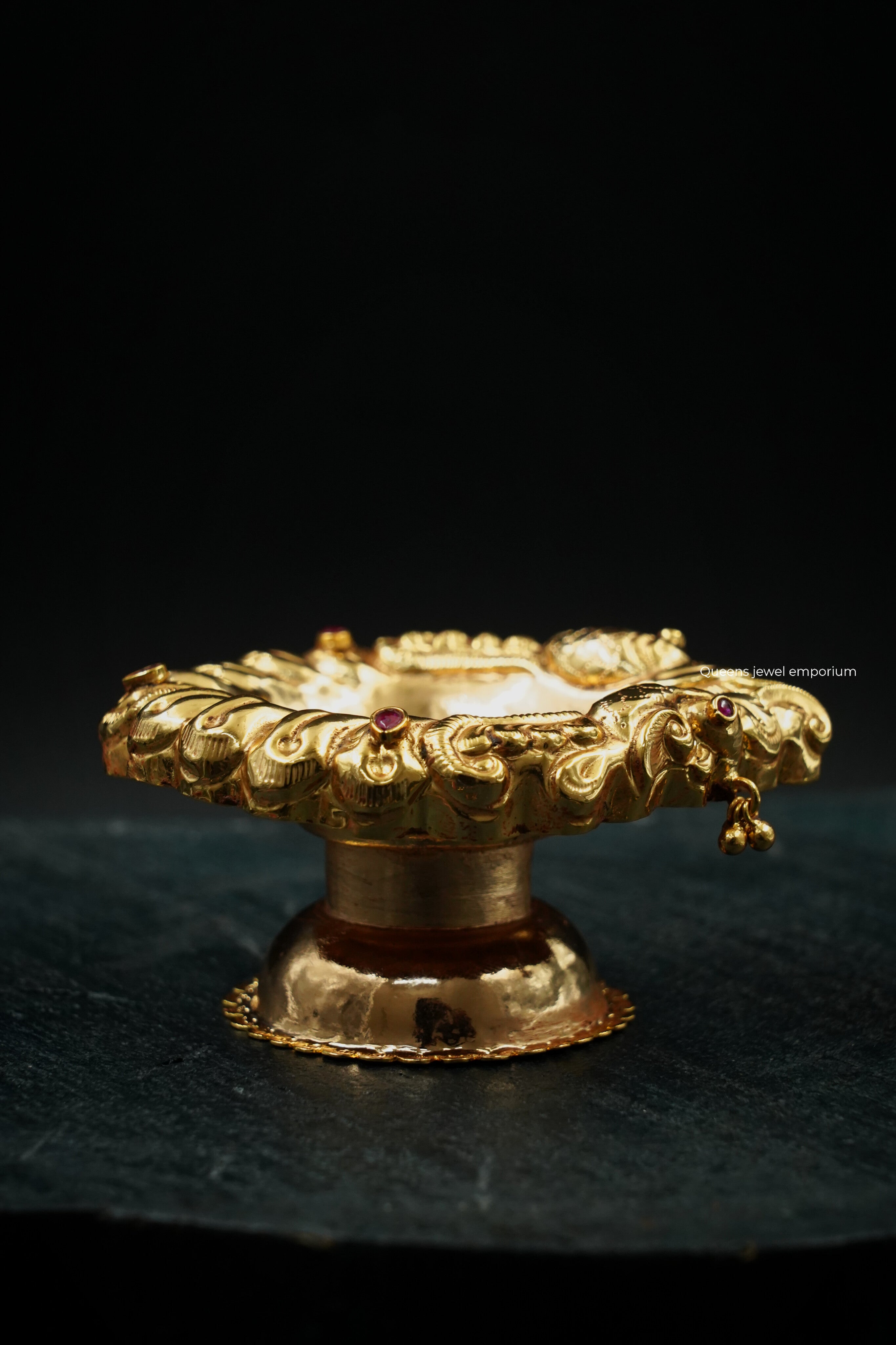 Karthigai Nagas Vilakku