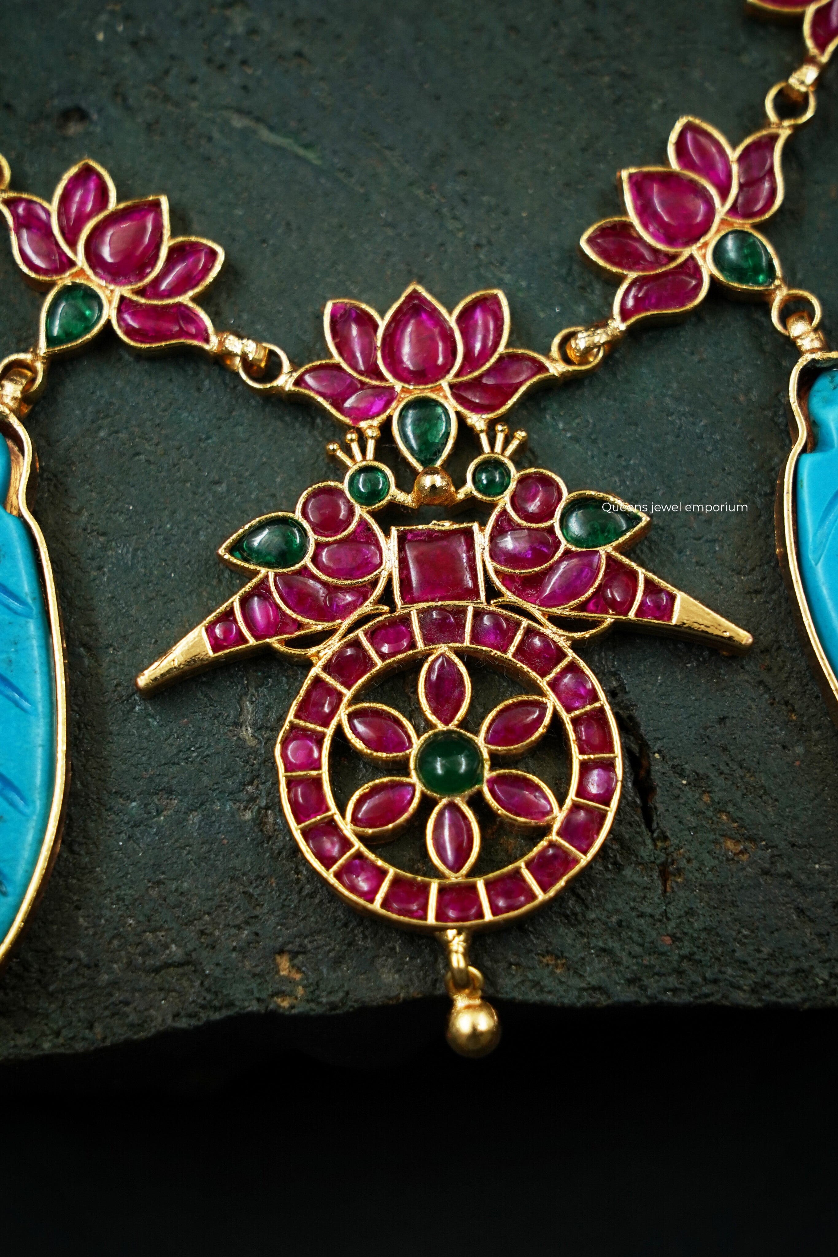 Nerlakshi Floral Necklace
