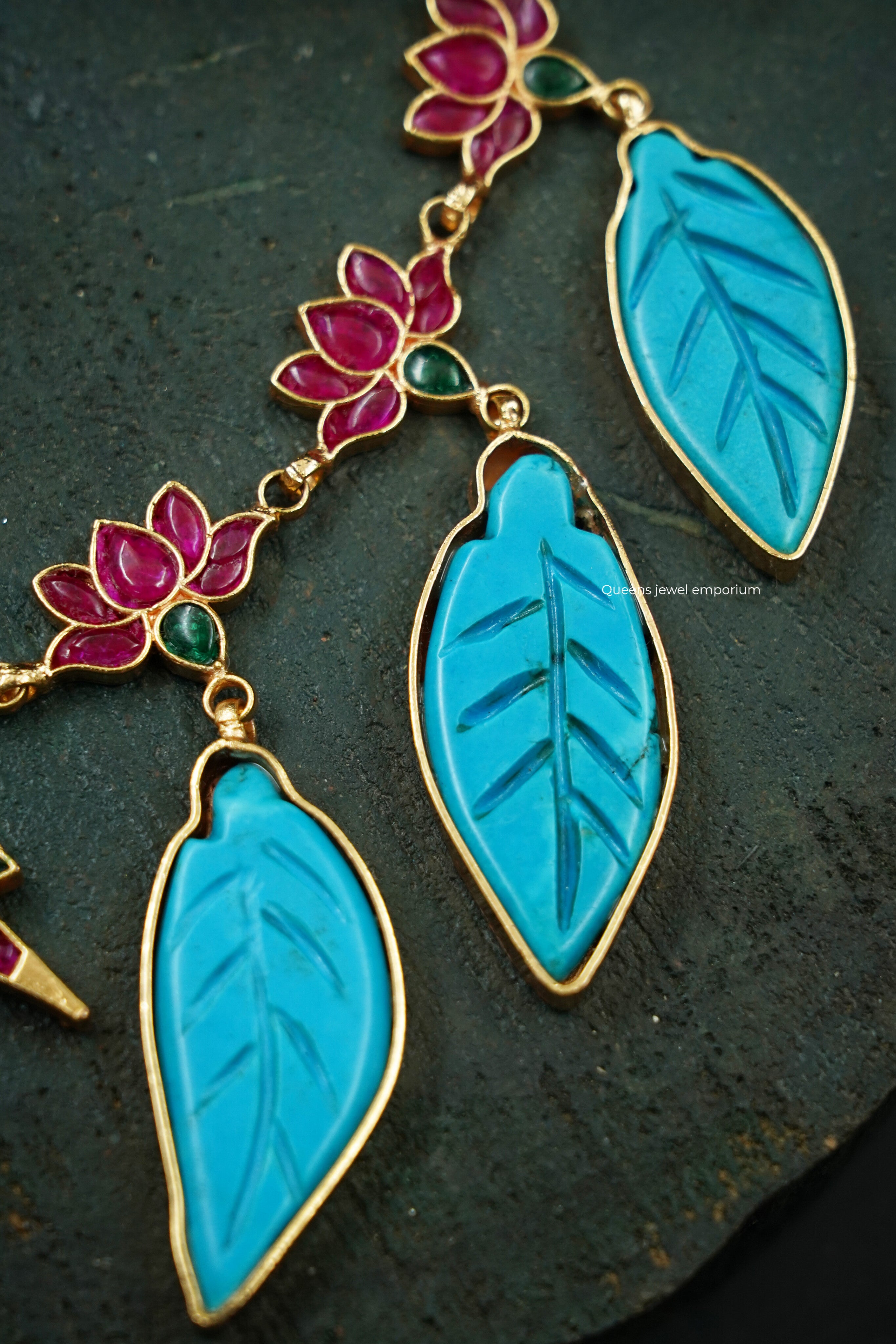 Nerlakshi Floral Necklace