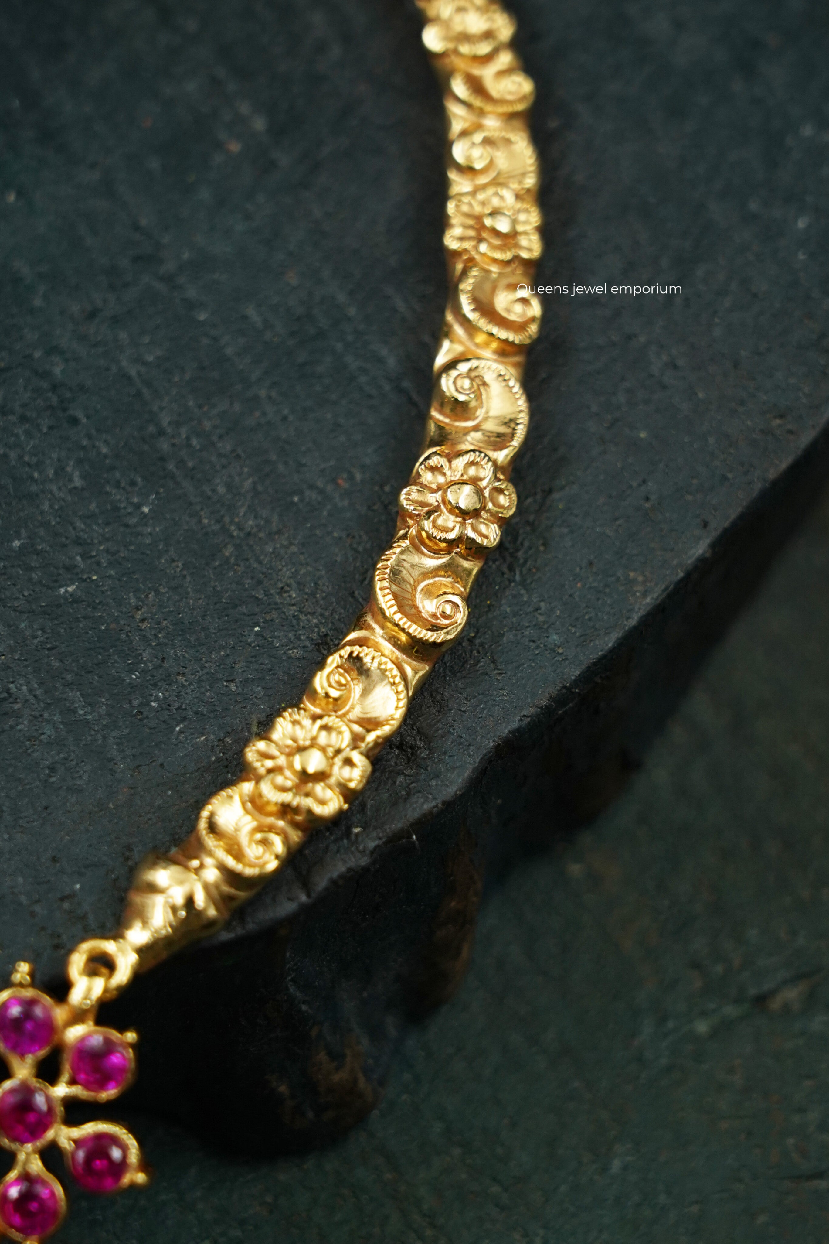 Moti Pushpa Floral Necklace