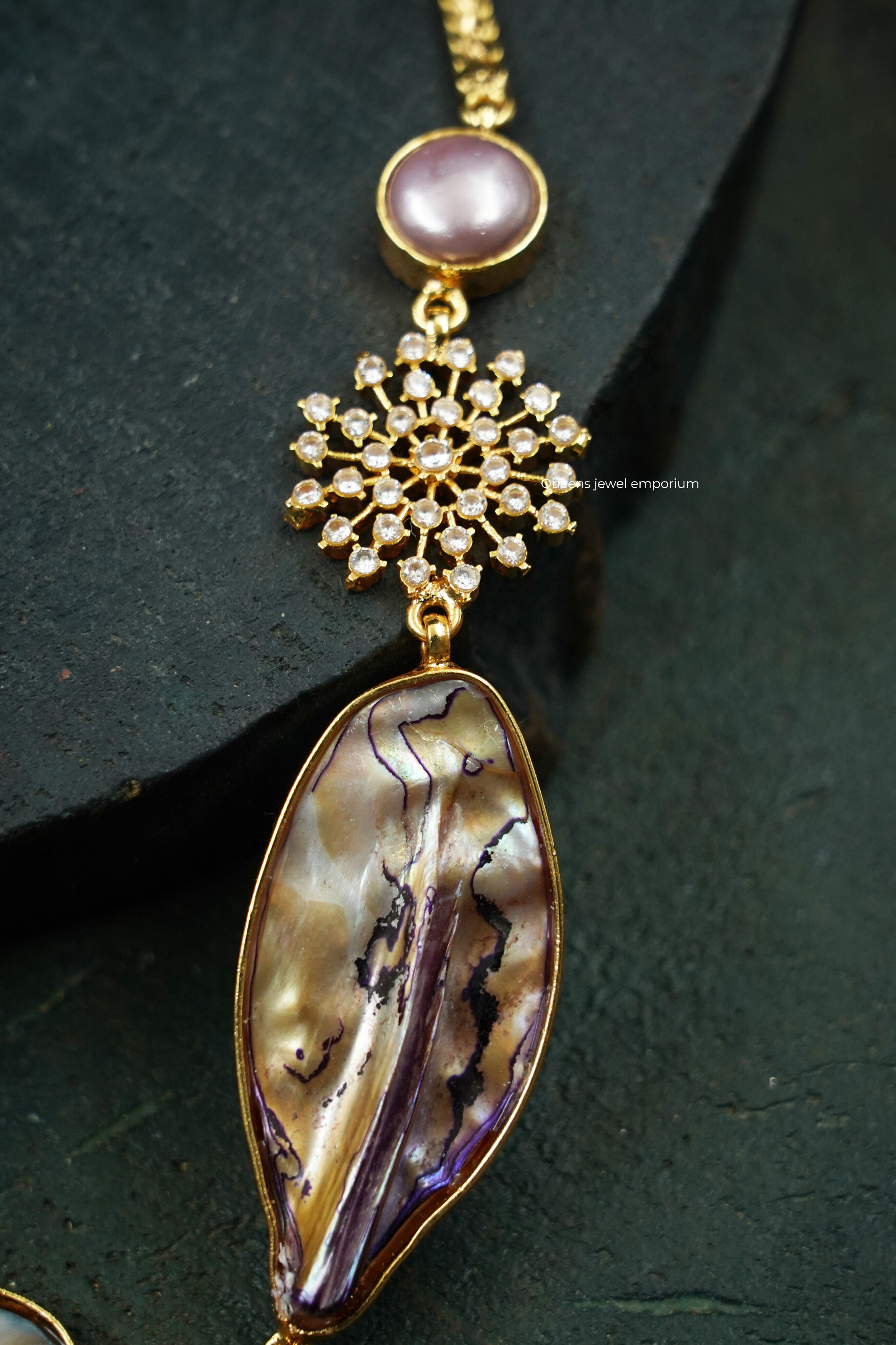 Anara Floral Necklace