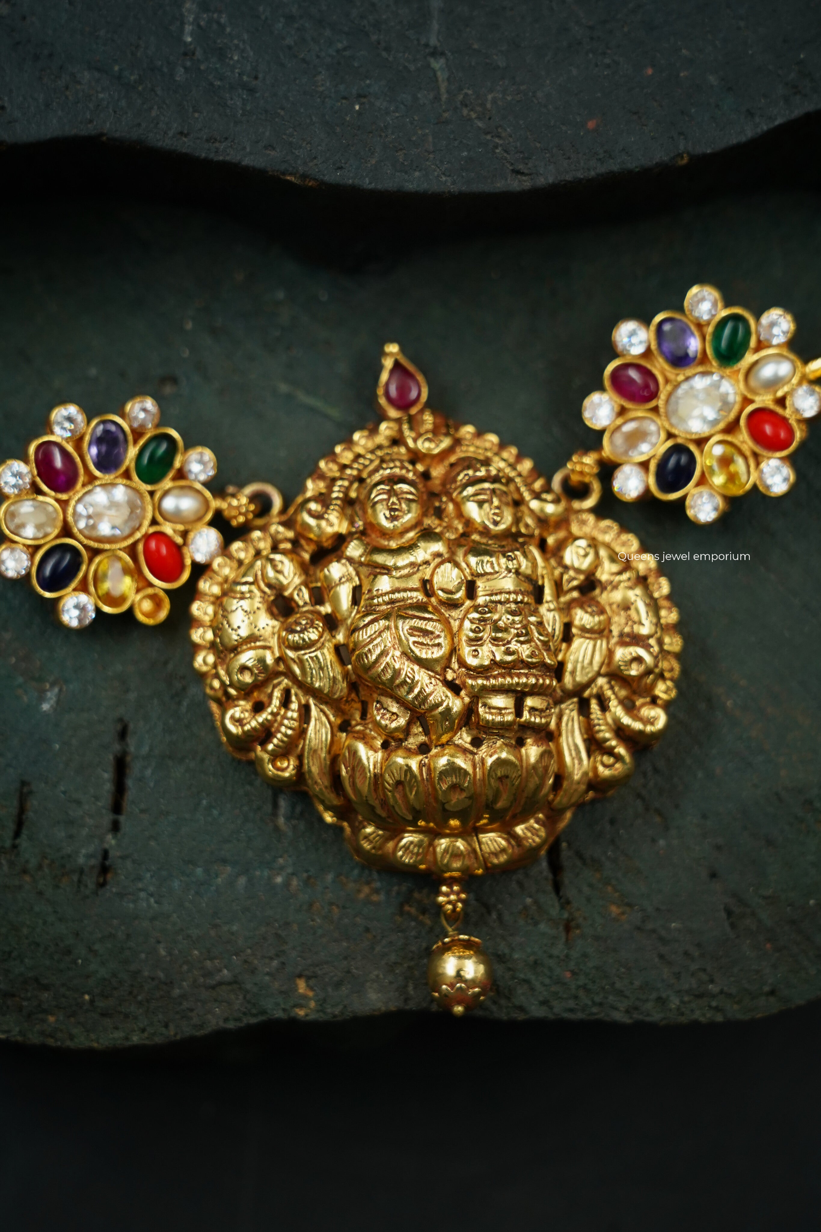 Krishnar Hasli Necklace