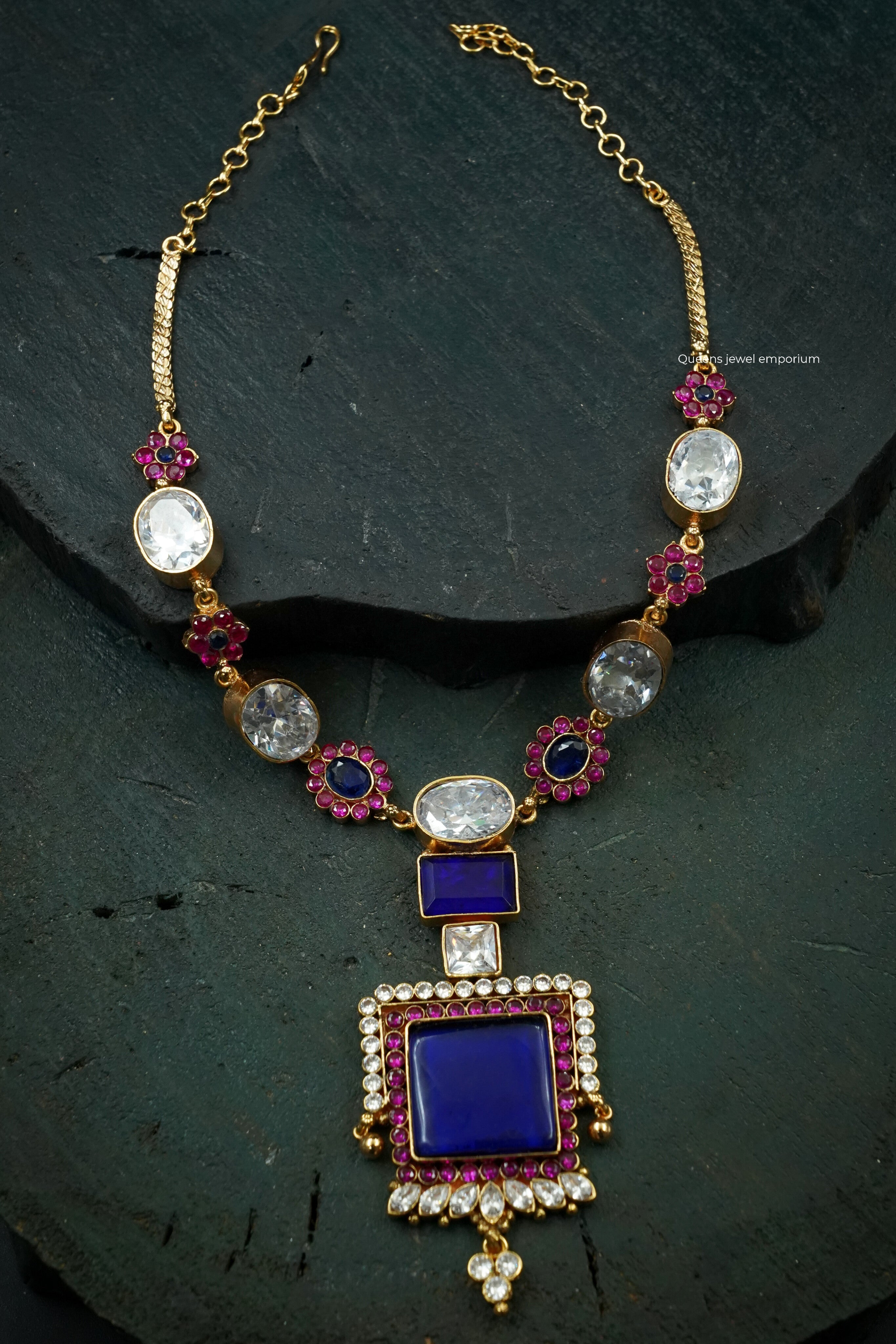 Regal Margret Necklace