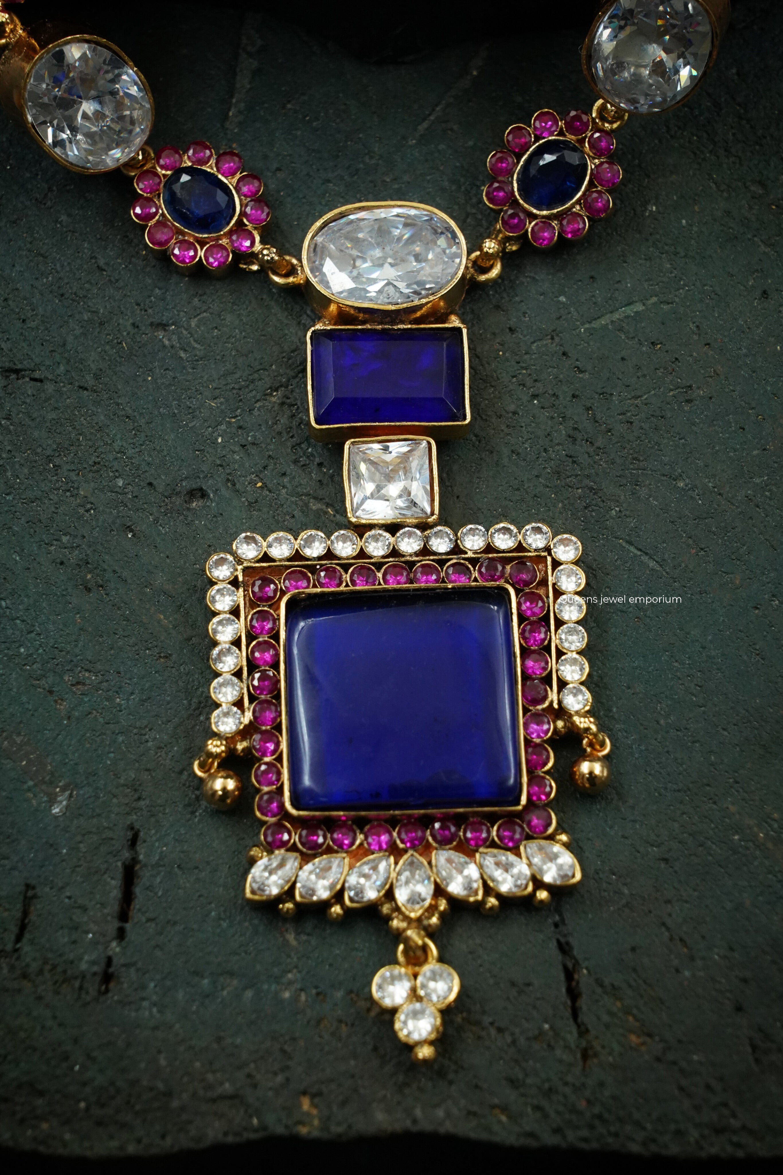 Regal Margret Necklace