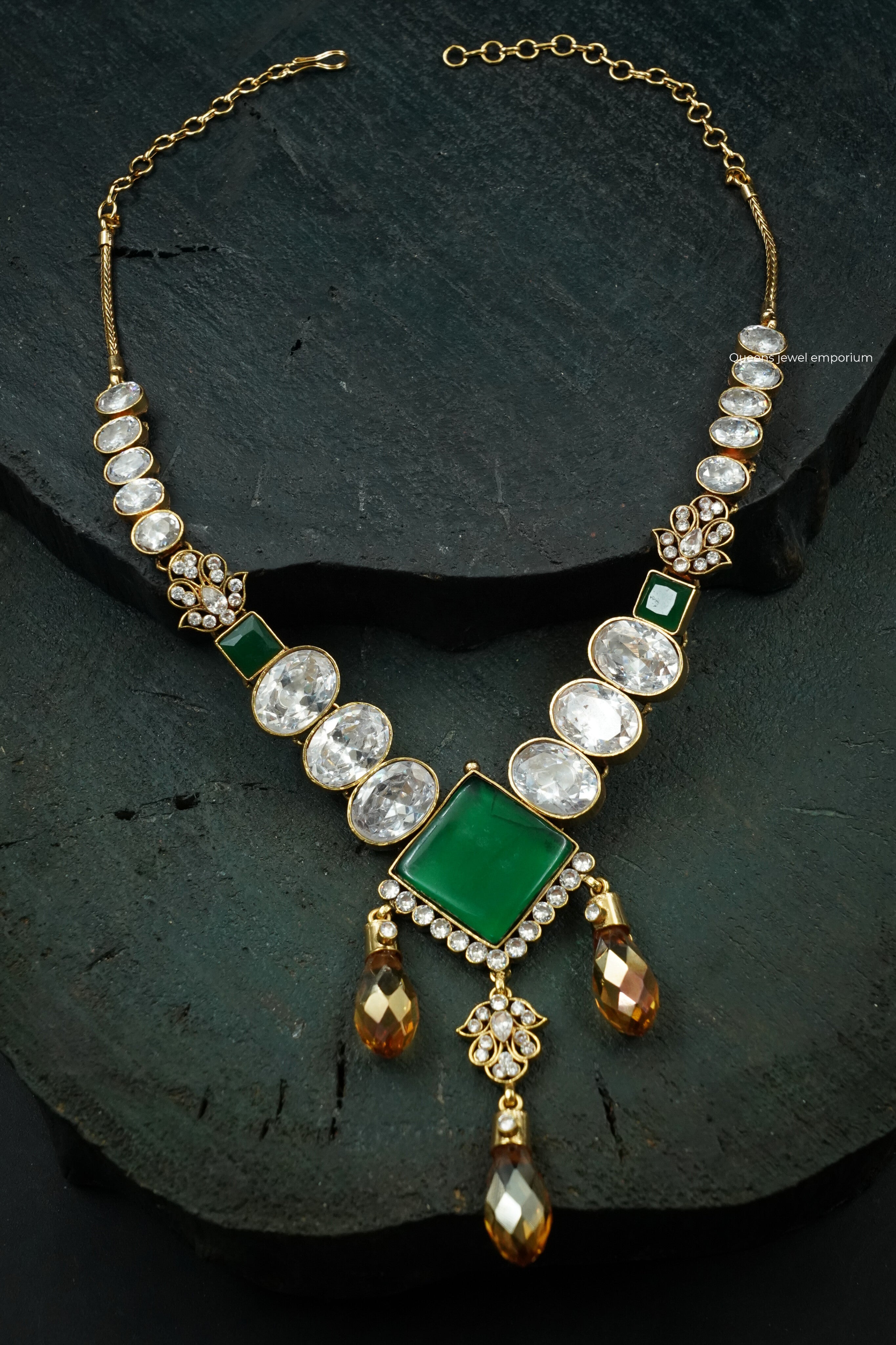 Royal chamber Necklace