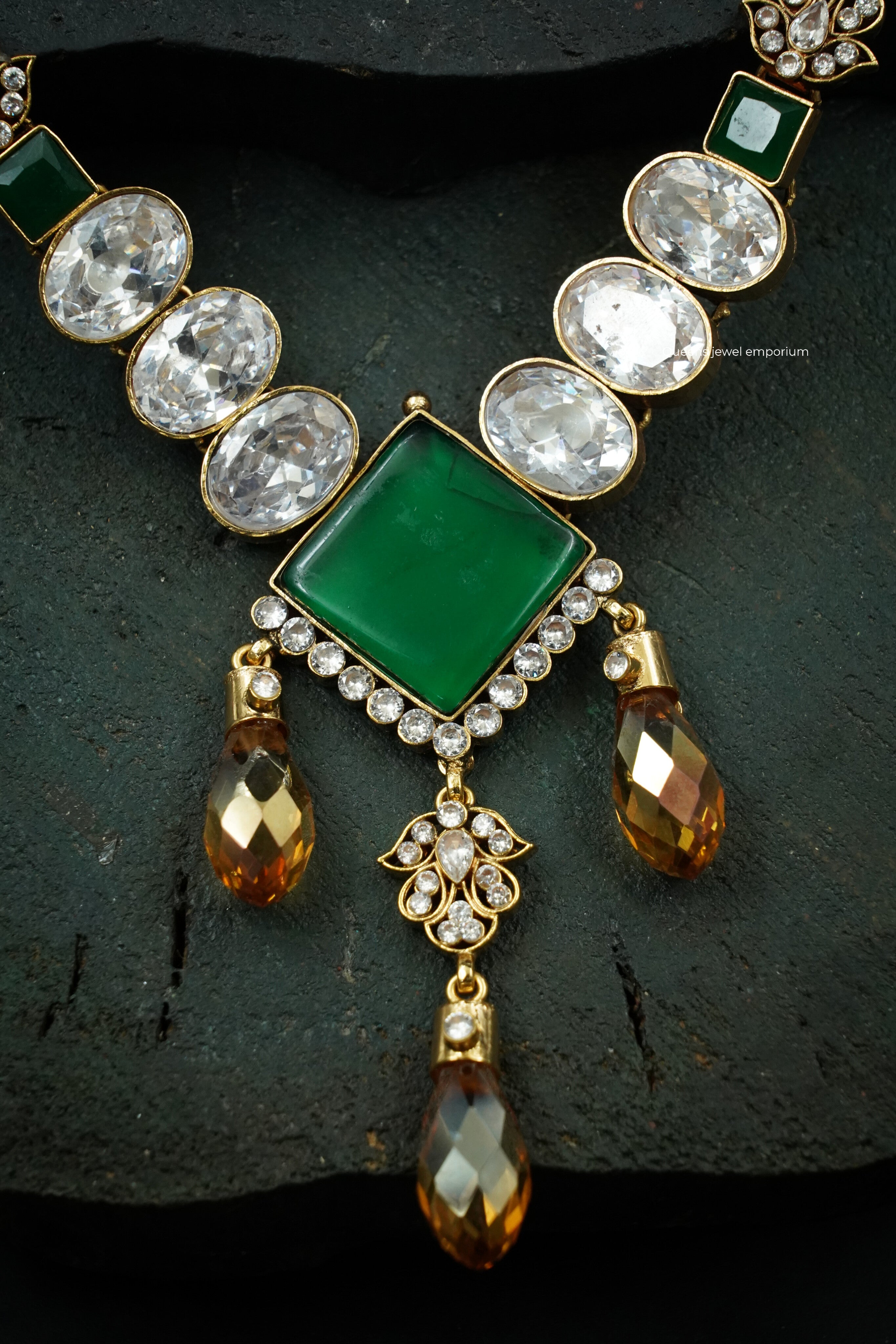 Royal chamber Necklace